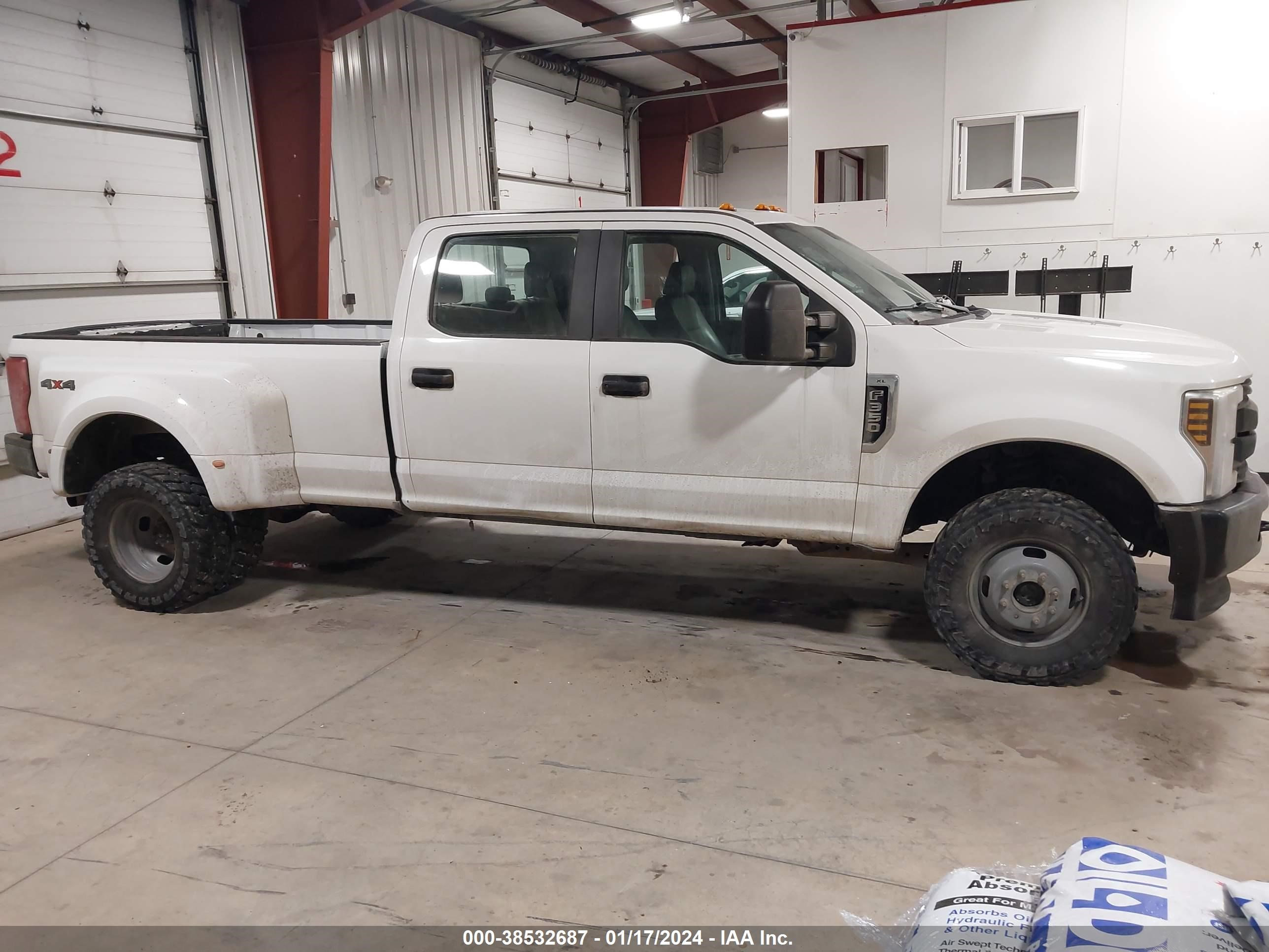 2019 Ford F-350 Super Duty vin: 1FDWW3D64KEG56499