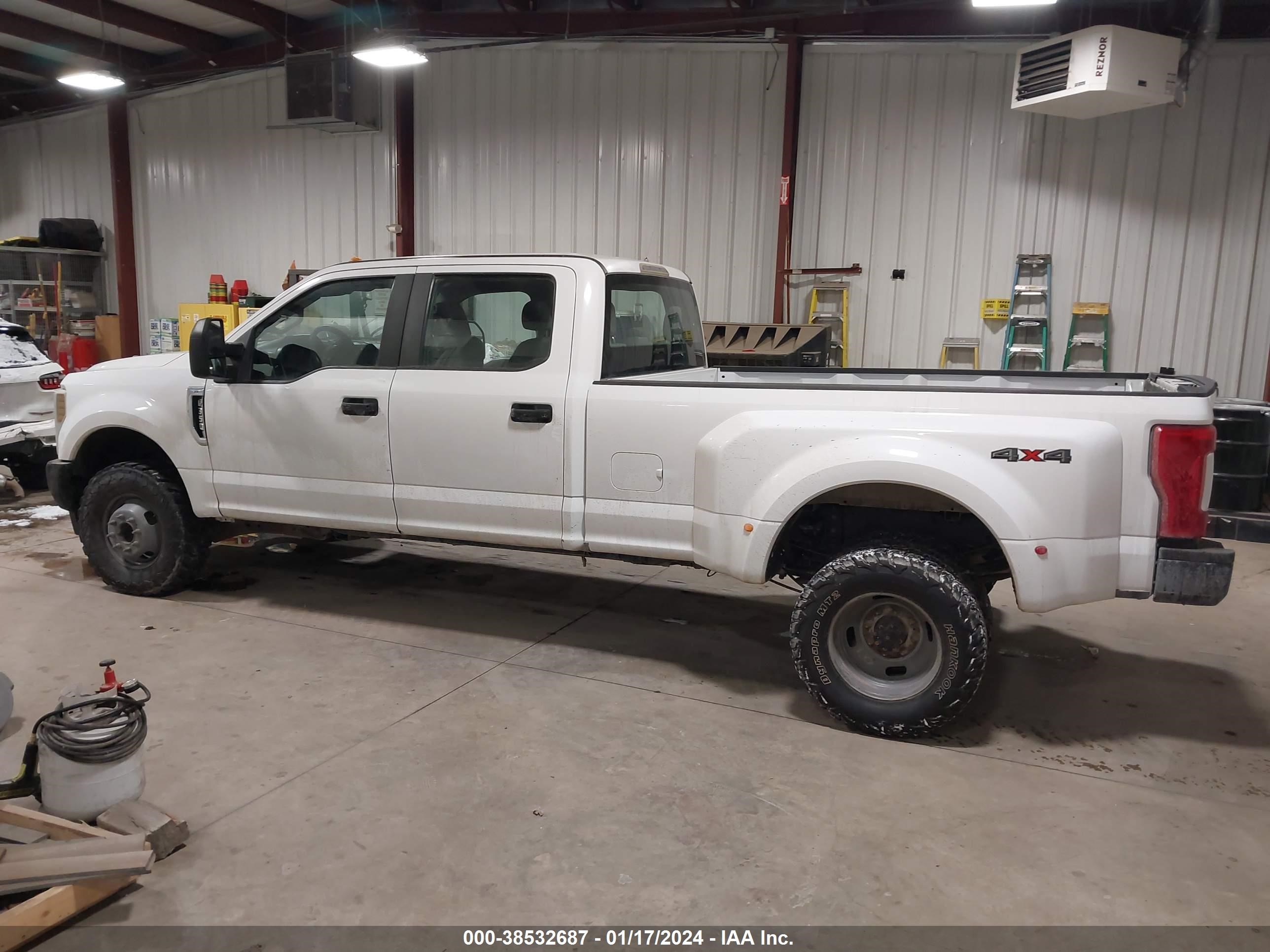 2019 Ford F-350 Super Duty vin: 1FDWW3D64KEG56499