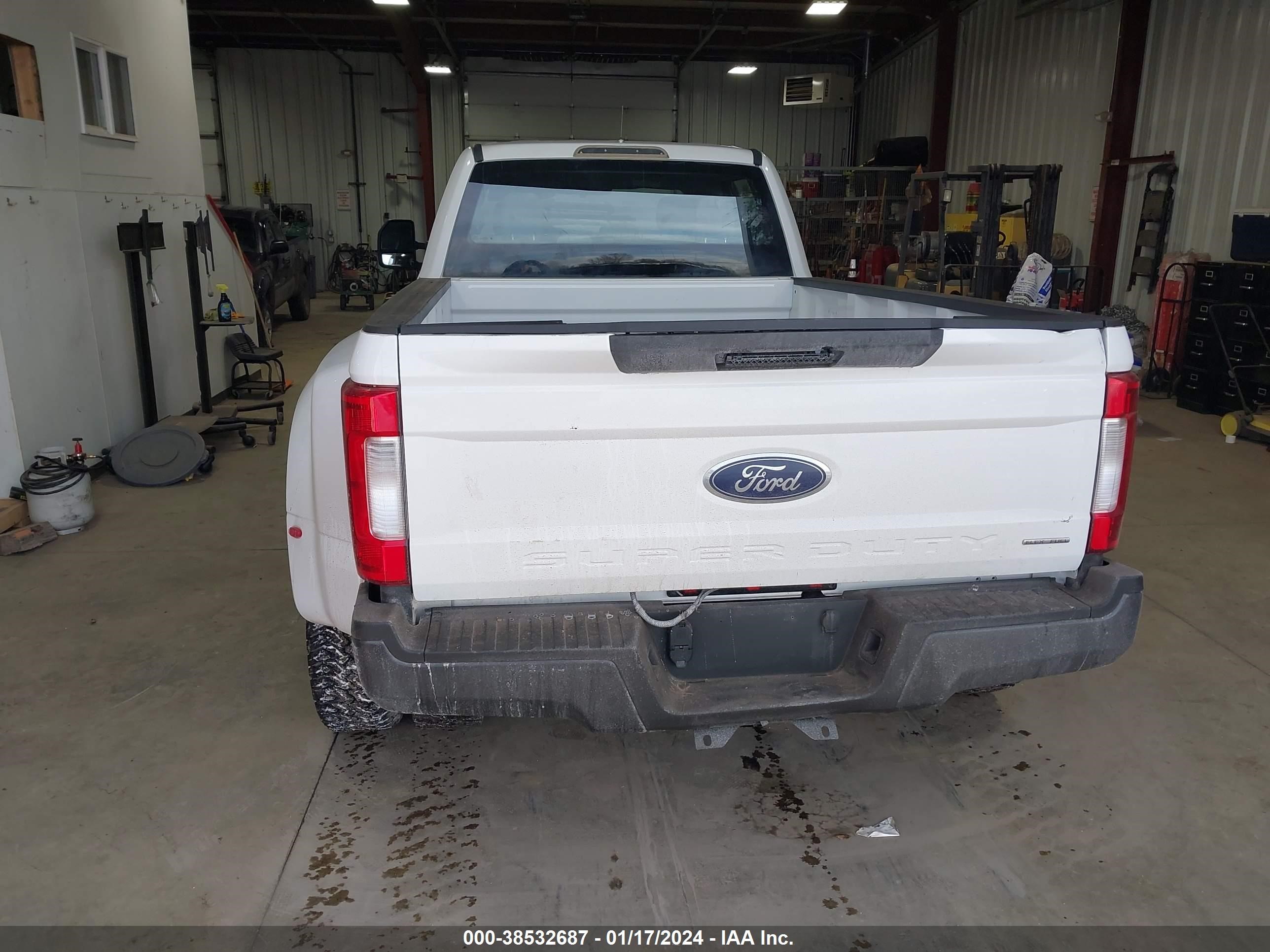 2019 Ford F-350 Super Duty vin: 1FDWW3D64KEG56499