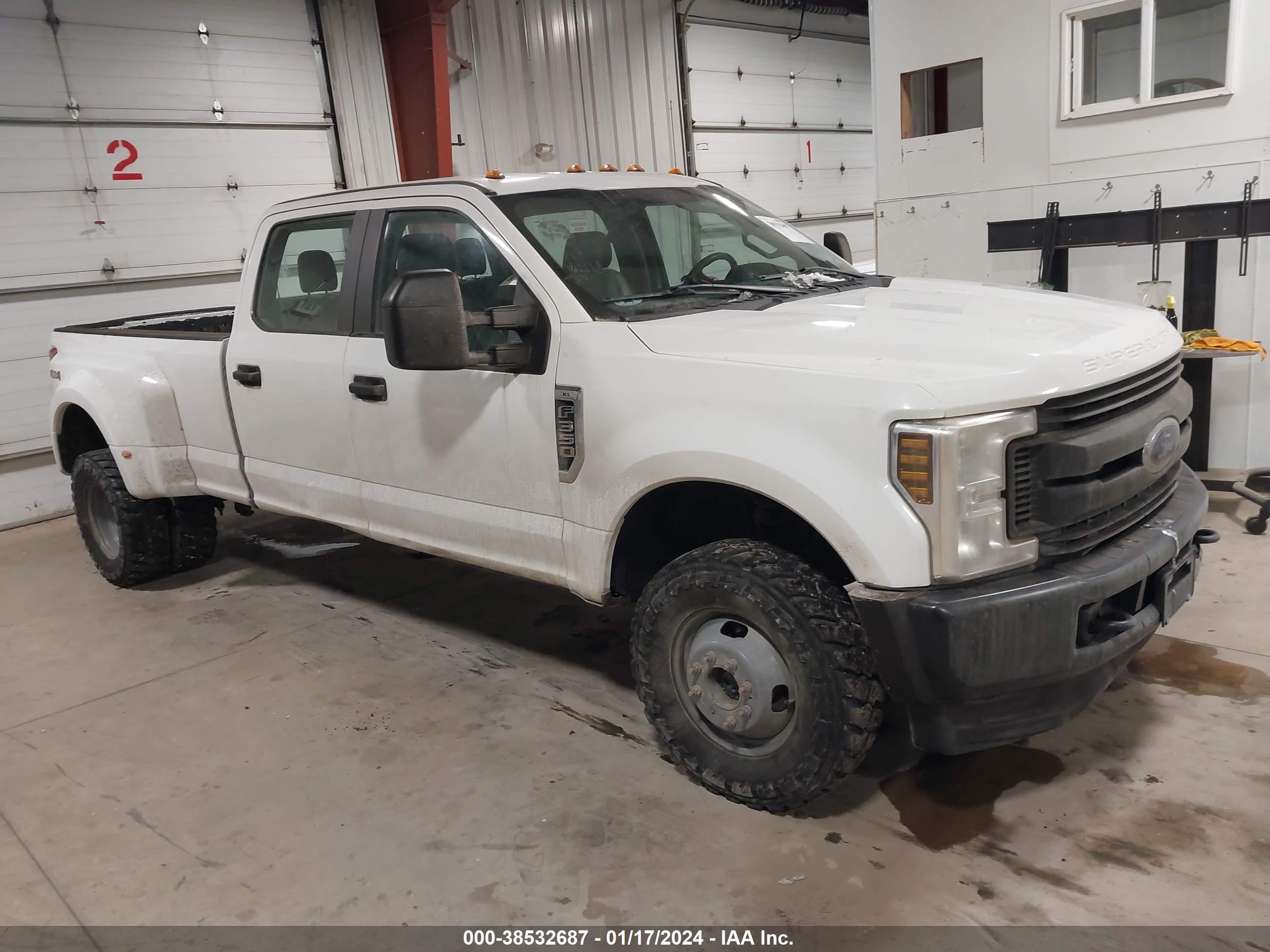 2019 Ford F-350 Super Duty vin: 1FDWW3D64KEG56499