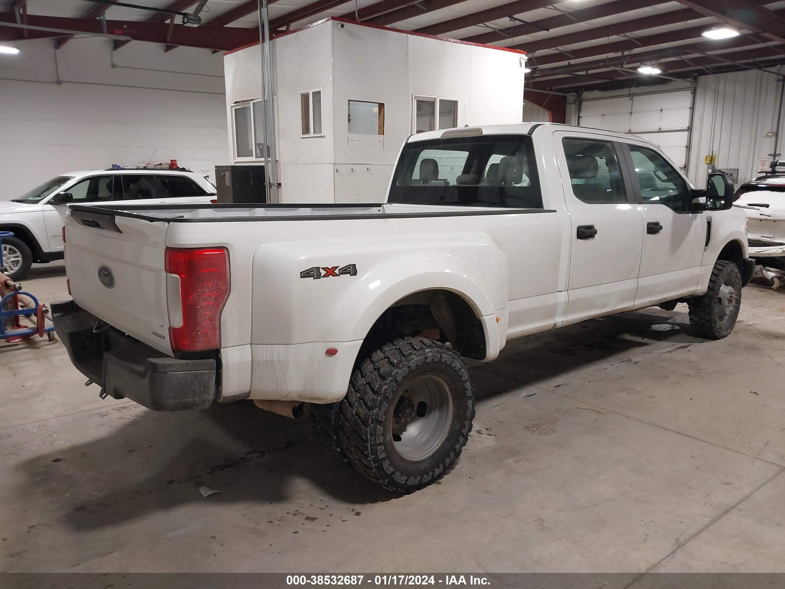 2019 Ford F-350 Super Duty vin: 1FDWW3D64KEG56499