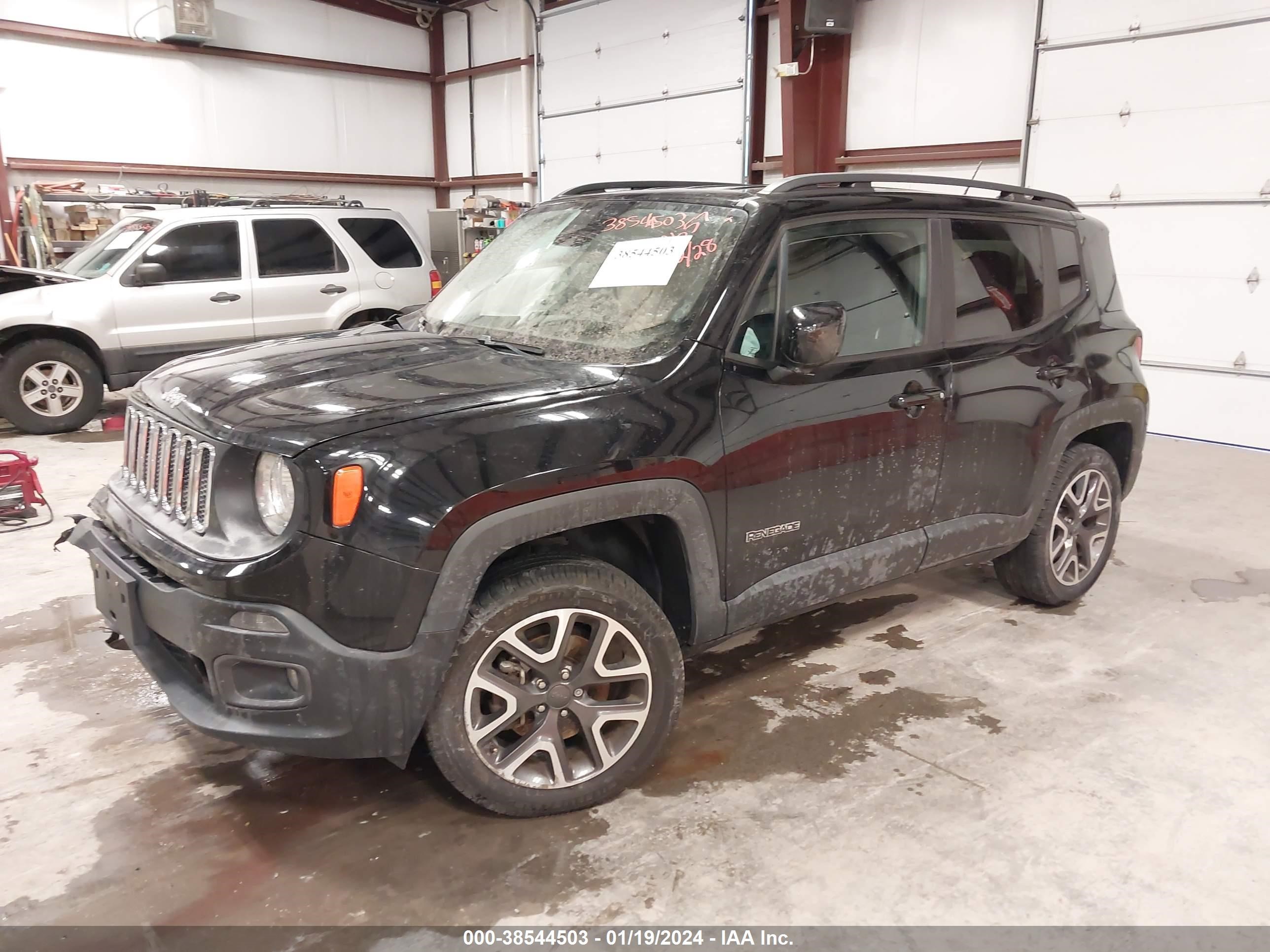 2017 Jeep Renegade Latitude 4X4 vin: ZACCJBBB6HPE74657