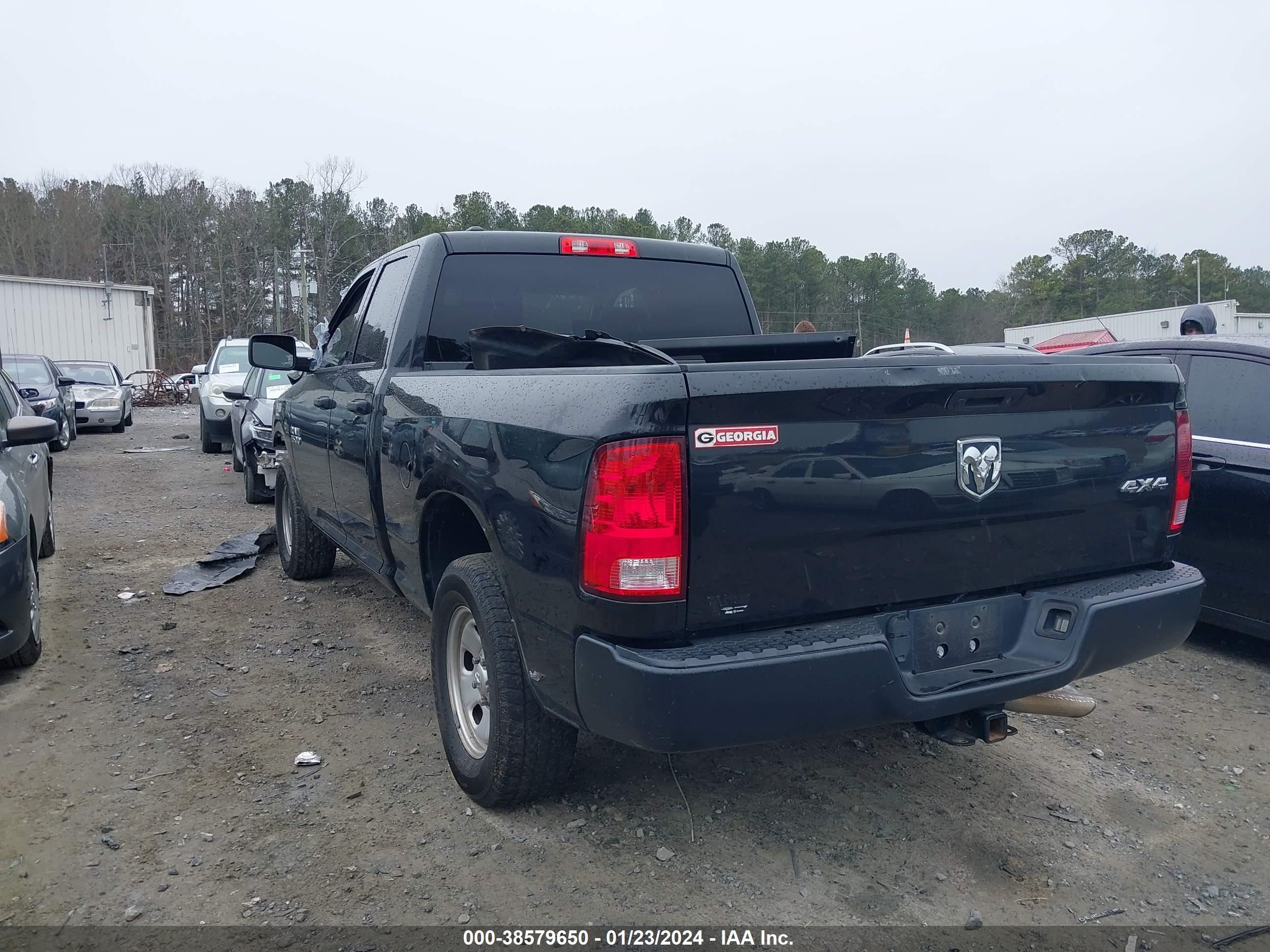 2018 Ram 1500 Tradesman vin: 1C6RR7FG6JS261009