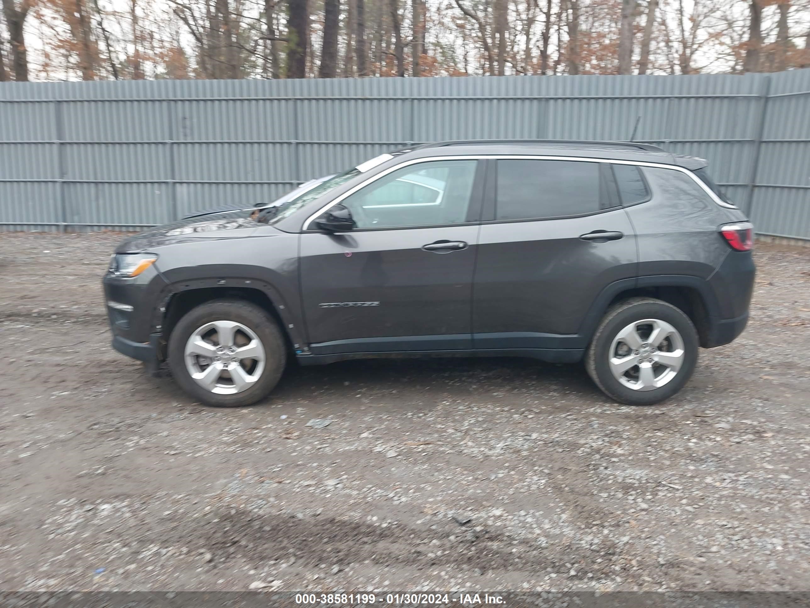 2020 Jeep Compass Latitude 4X4 vin: 3C4NJDBB9LT239658