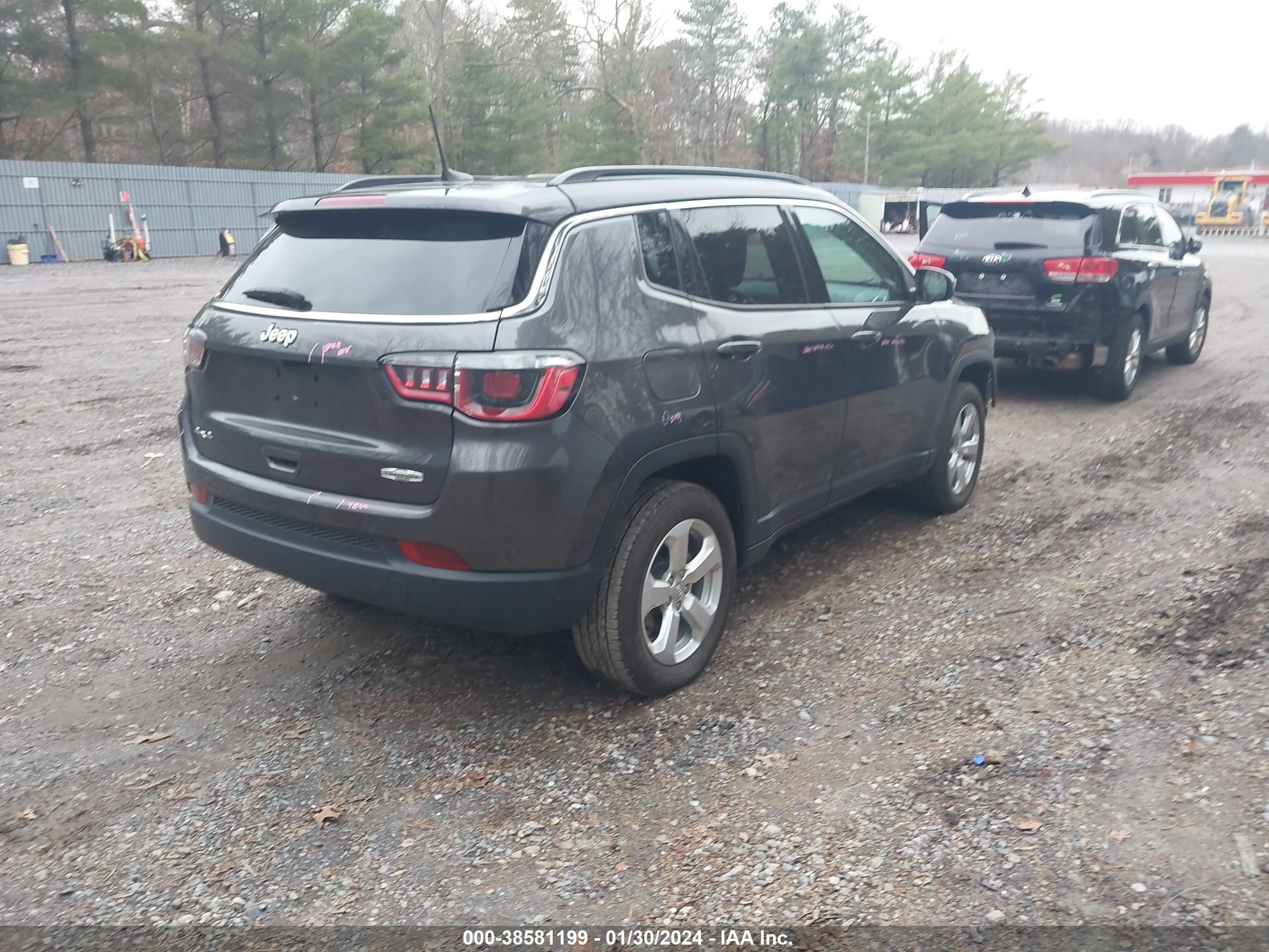 2020 Jeep Compass Latitude 4X4 vin: 3C4NJDBB9LT239658