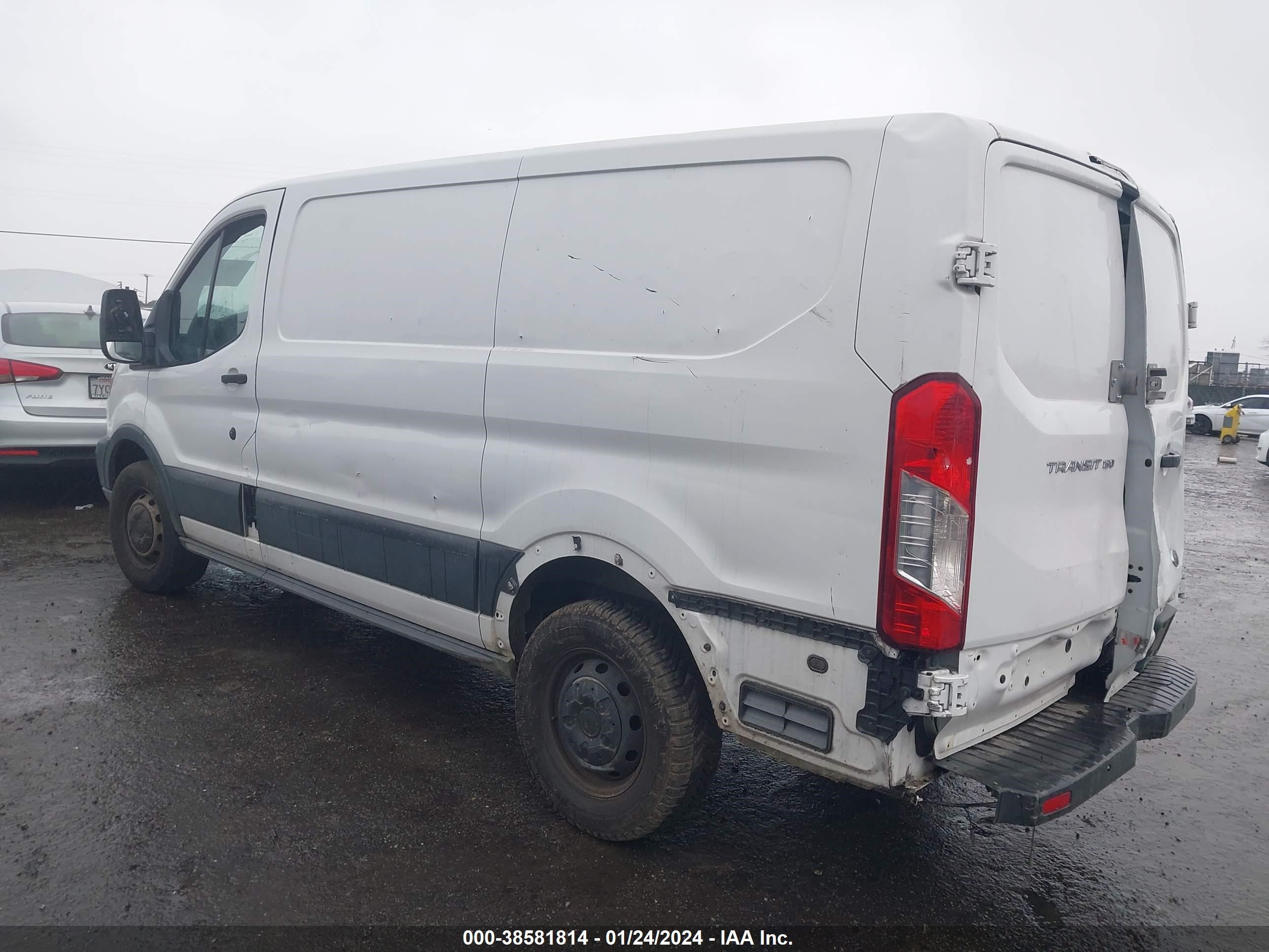 2015 Ford Transit-150 vin: 1FTNE1YM5FKB12438