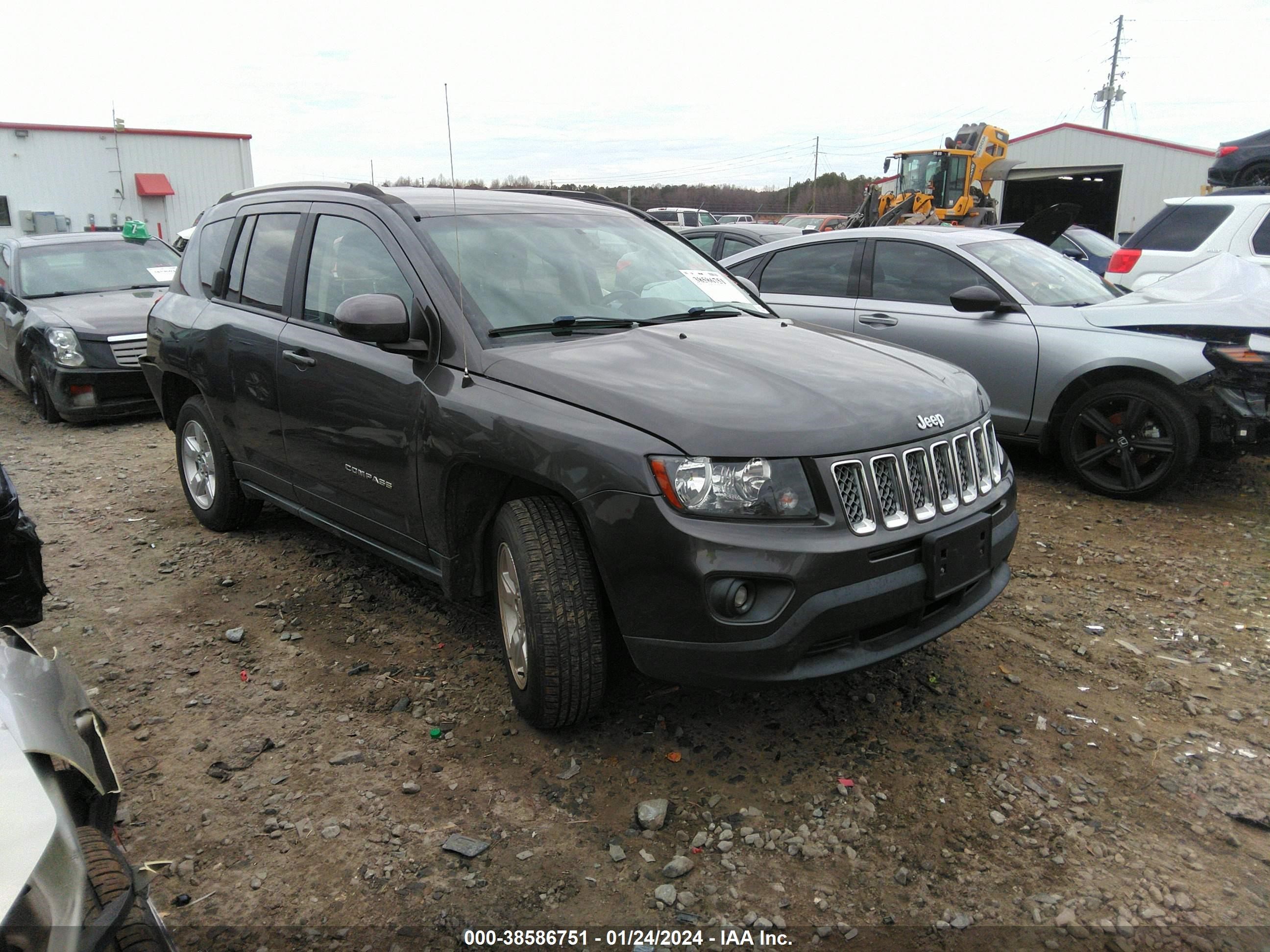 2017 Jeep Compass Latitude Fwd vin: 1C4NJCEB8HD182131