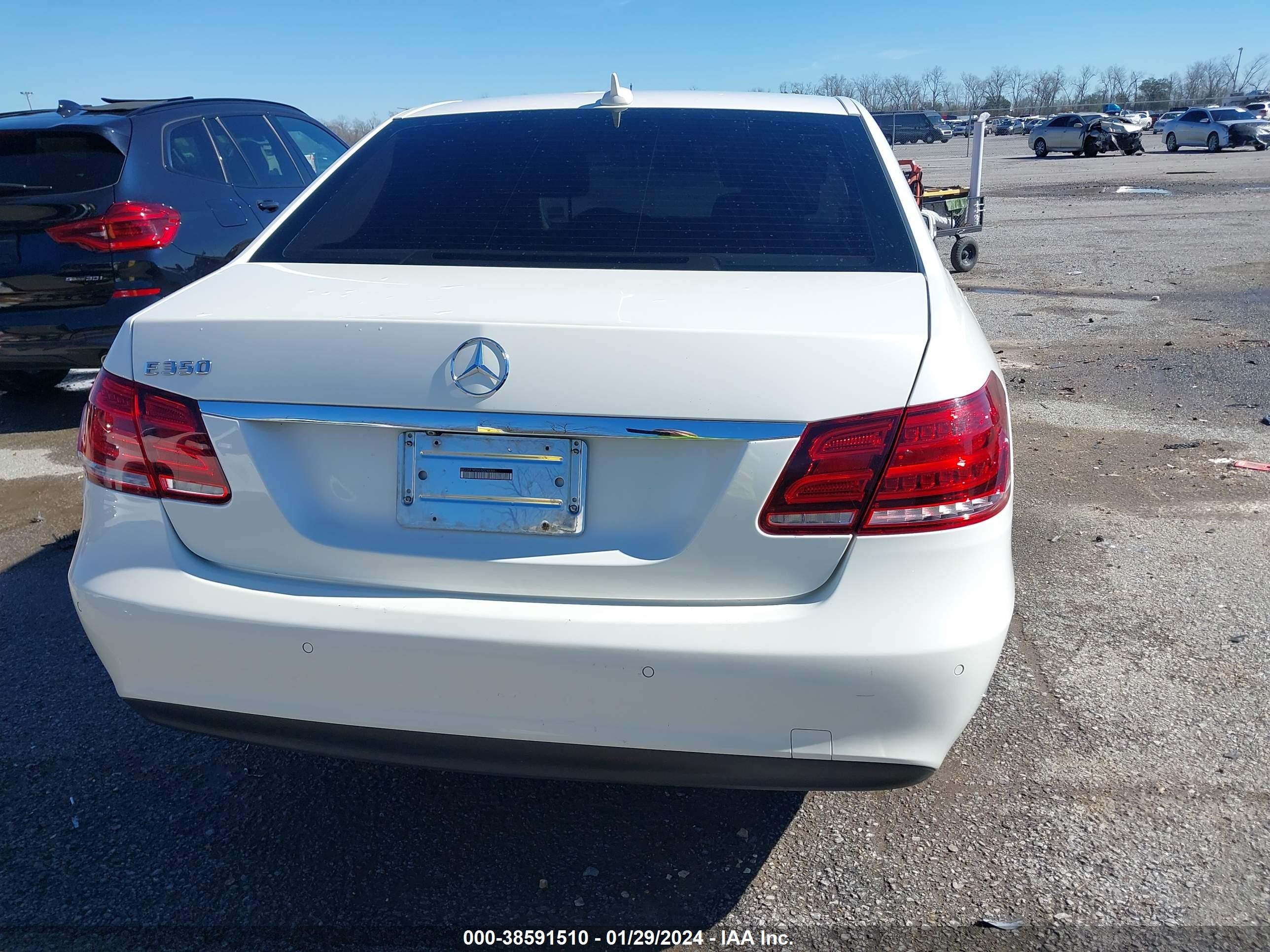 2014 Mercedes-Benz E 350 vin: WDDHF5KBXEB024689