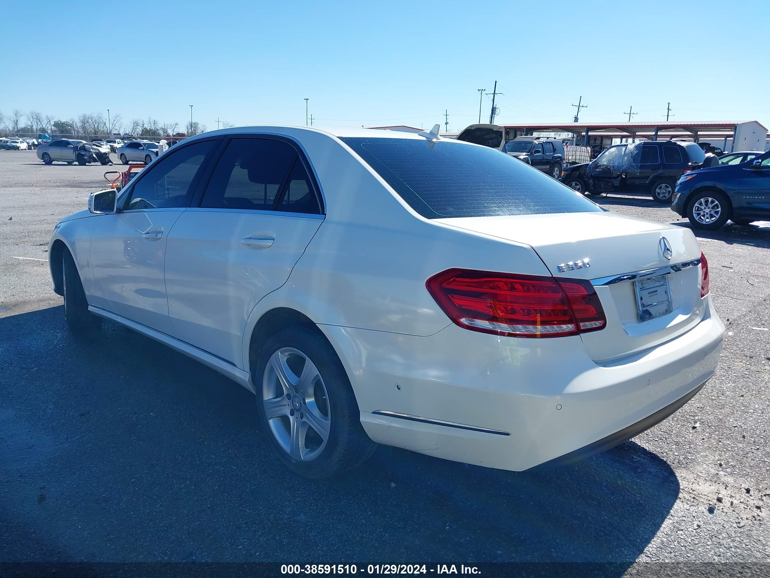 2014 Mercedes-Benz E 350 vin: WDDHF5KBXEB024689