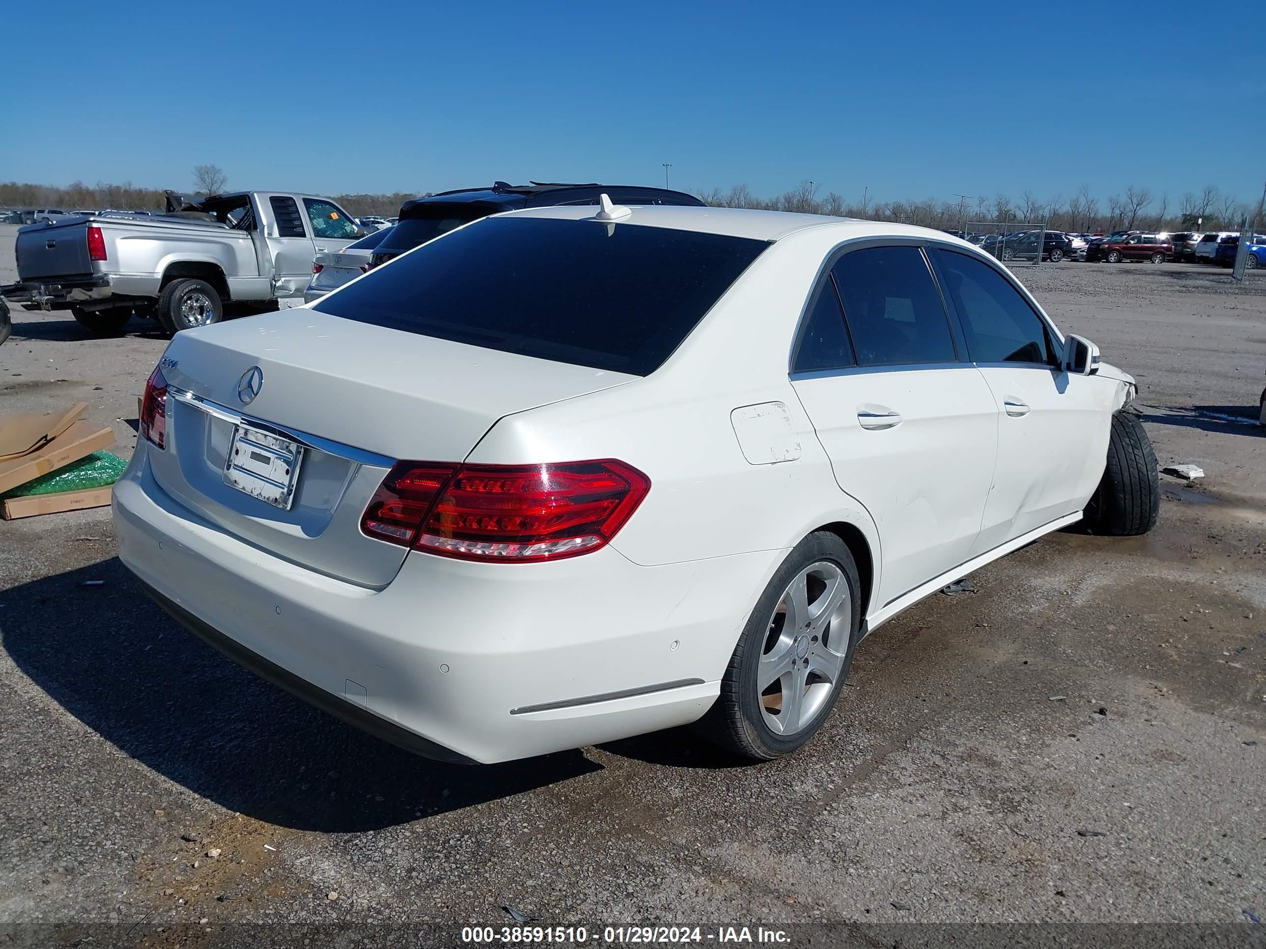 2014 Mercedes-Benz E 350 vin: WDDHF5KBXEB024689