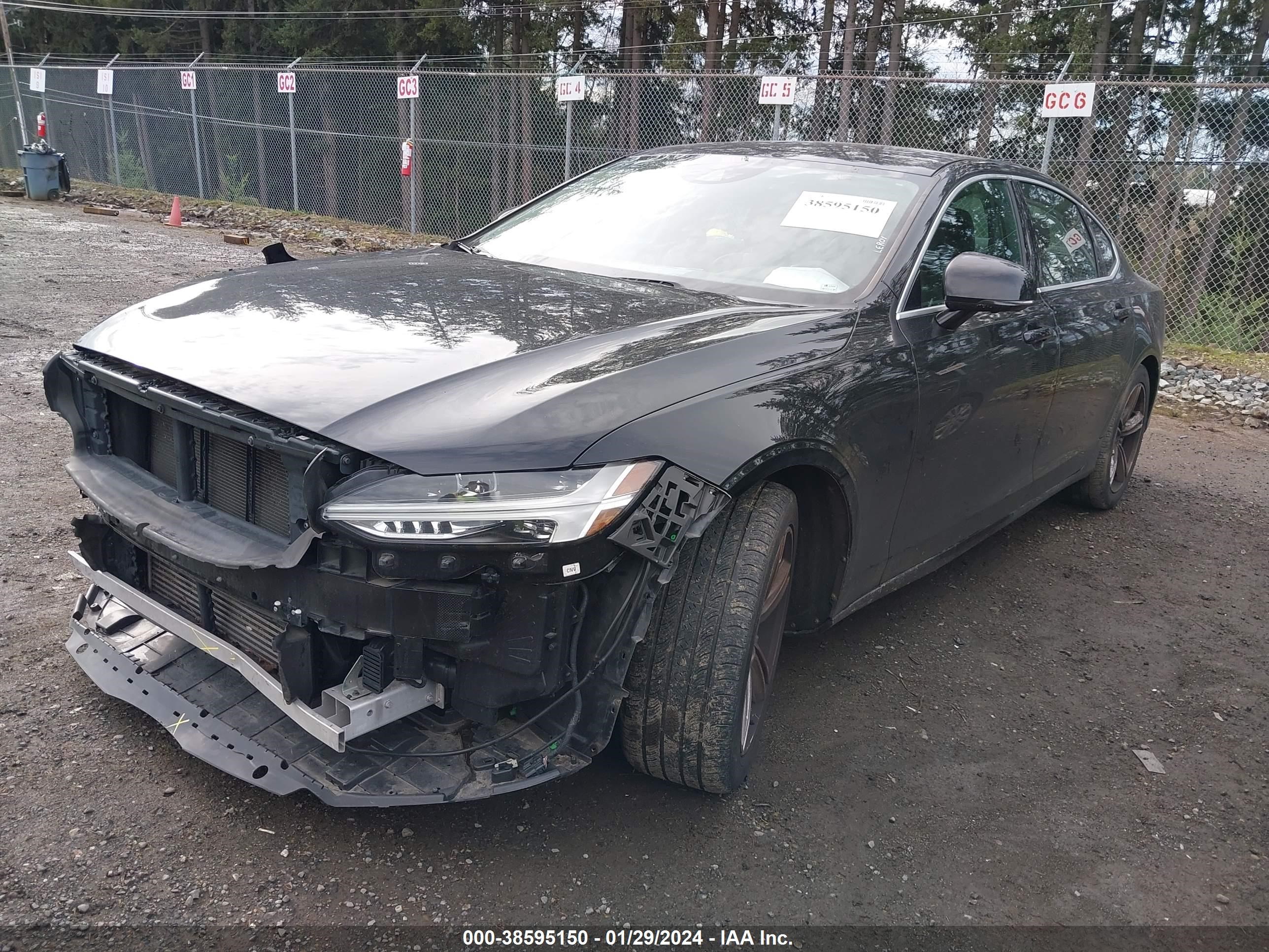 2018 Volvo S90 T5 Momentum vin: LVY982AK2JP015113