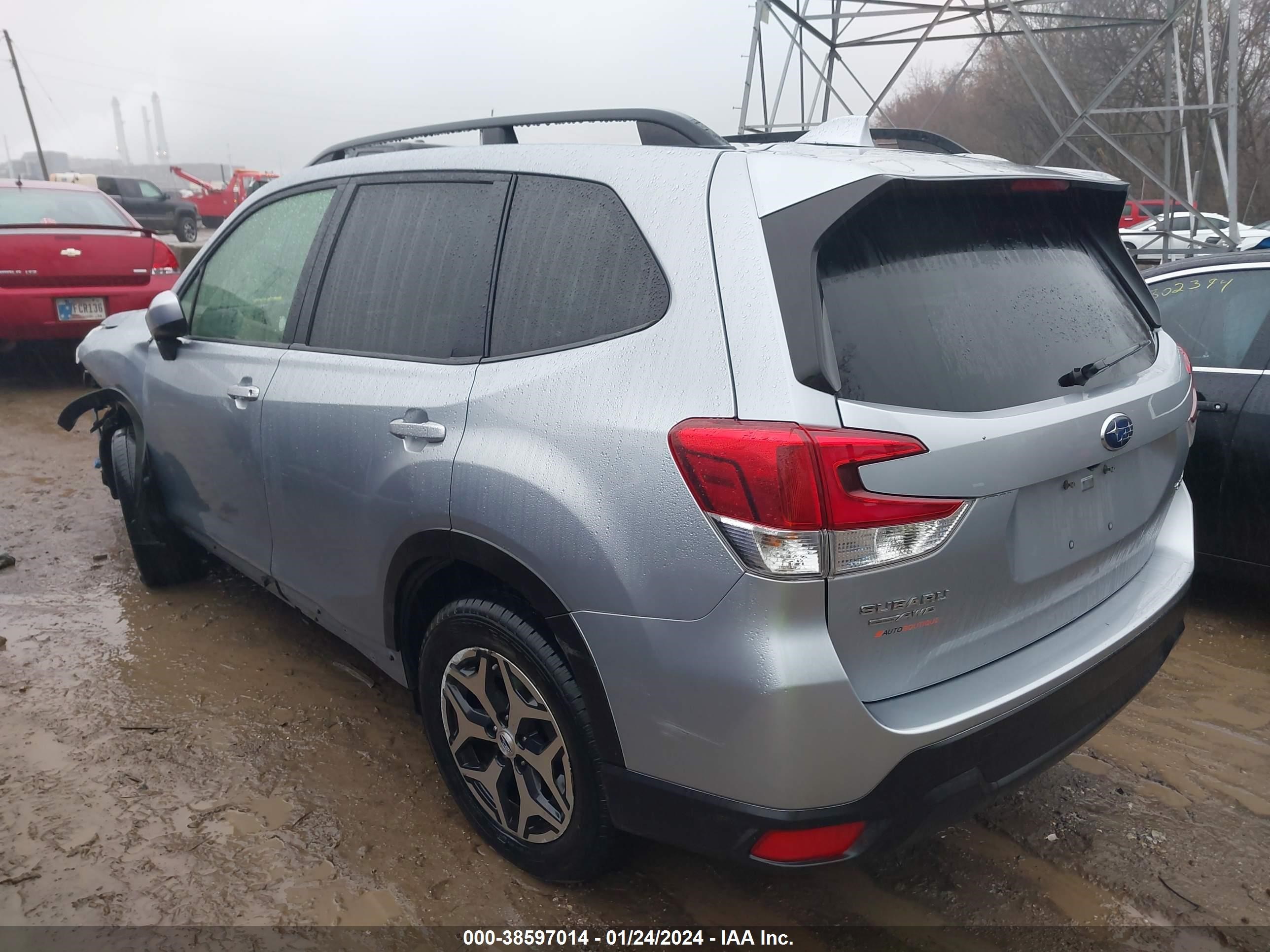 2020 Subaru Forester Premium vin: JF2SKAJC2LH516756