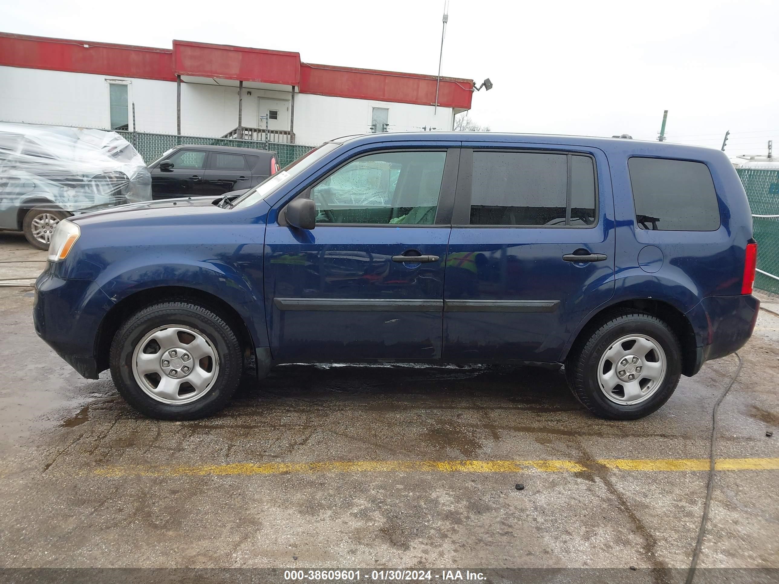 2015 Honda Pilot Lx vin: 5FNYF4H23FB044230