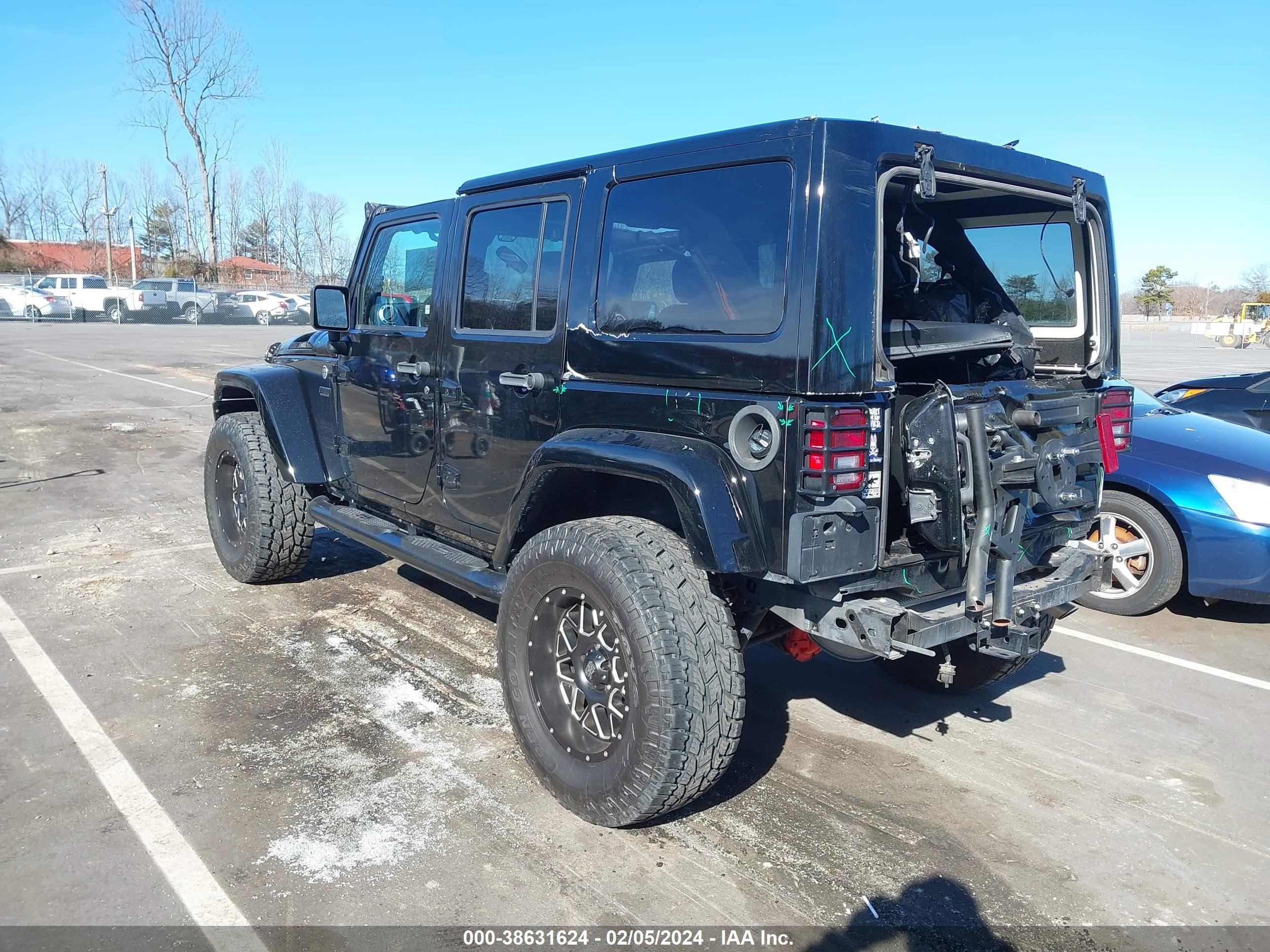 2012 Jeep Wrangler Unlimited Sahara vin: 1C4BJWEG7CL173404