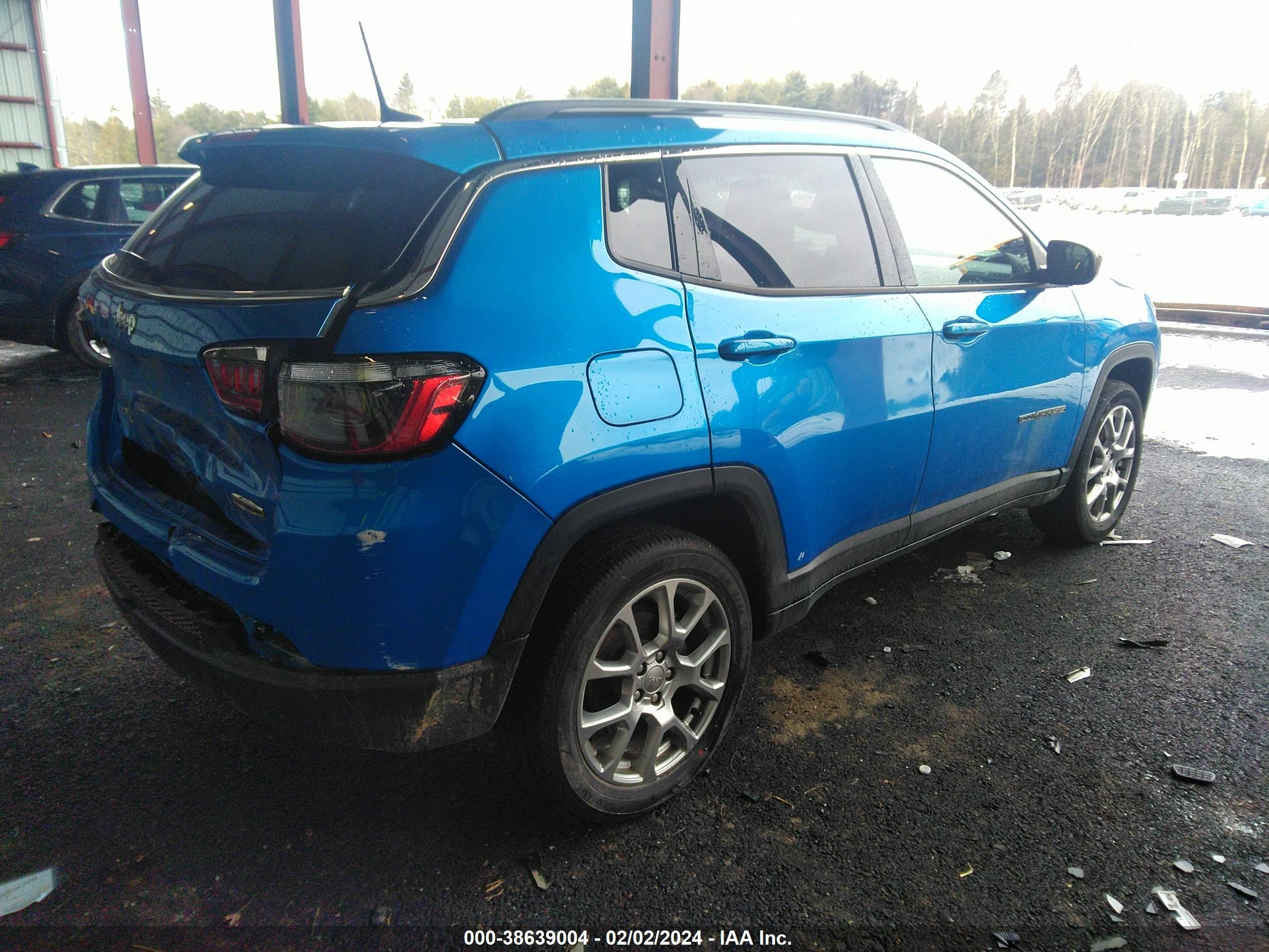 2022 Jeep Compass Latitude Lux 4X4 vin: 3C4NJDFB8NT152394