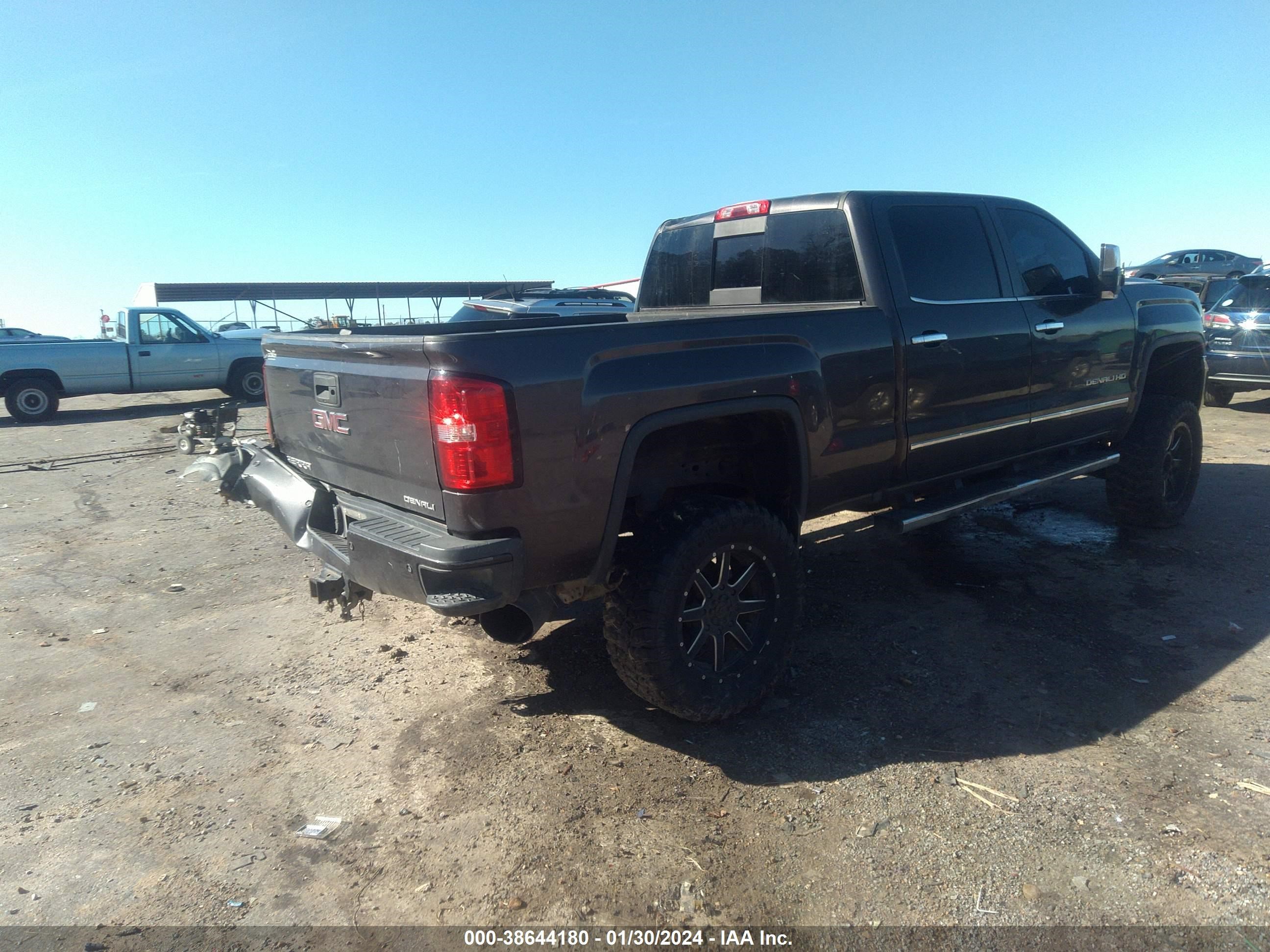 2016 GMC Sierra 2500Hd Denali vin: 1GT12UE80GF130307