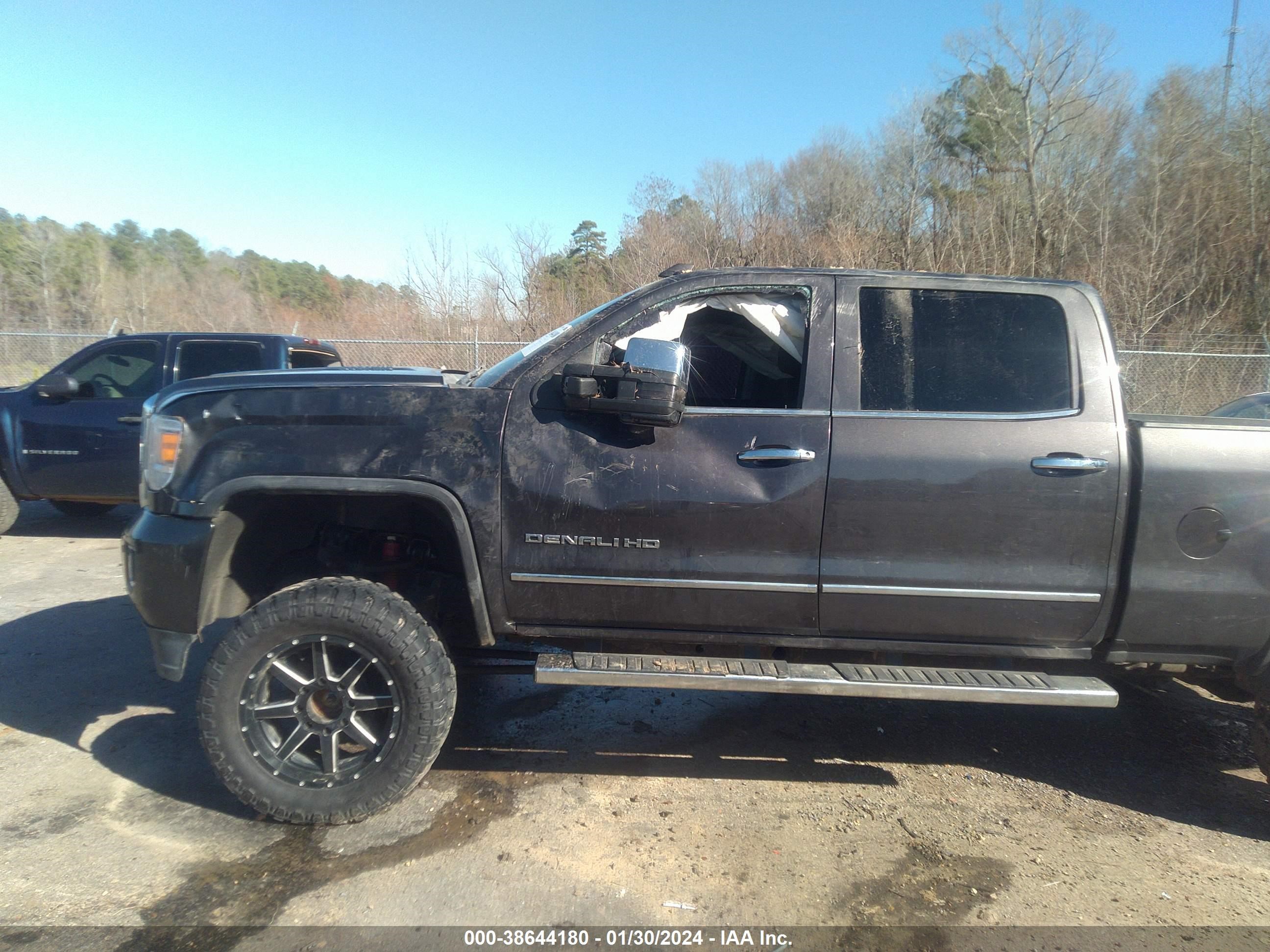 2016 GMC Sierra 2500Hd Denali vin: 1GT12UE80GF130307