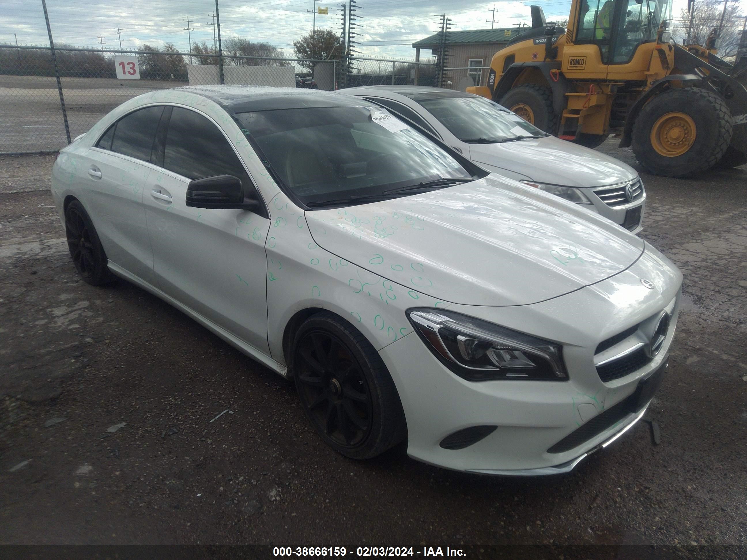 2018 Mercedes-Benz Cla 250 vin: WDDSJ4EB8JN598405