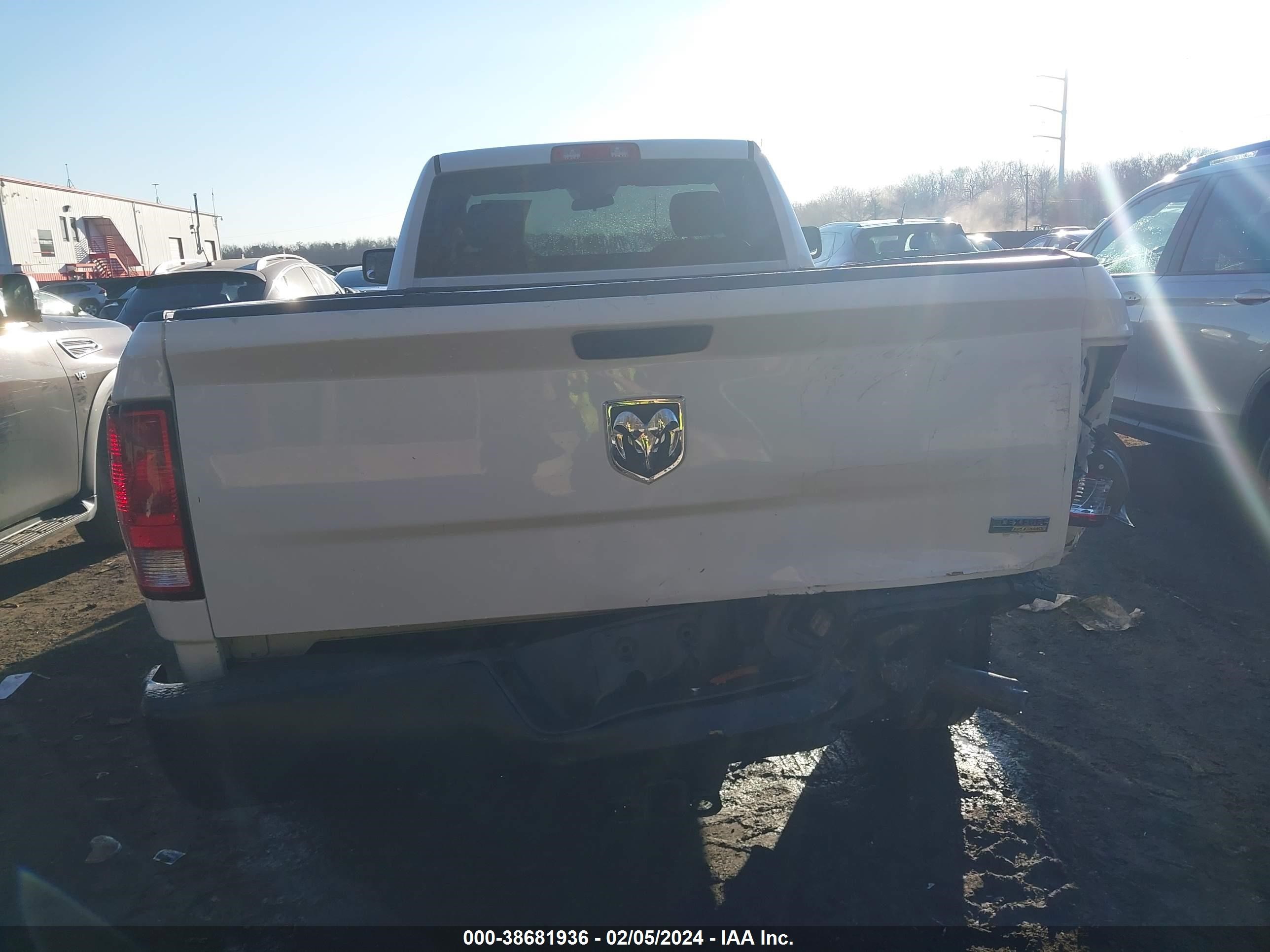 2017 Ram 2500 Tradesman Regular Cab 4X2 8' Box vin: 3C6LR4AT9HG530744