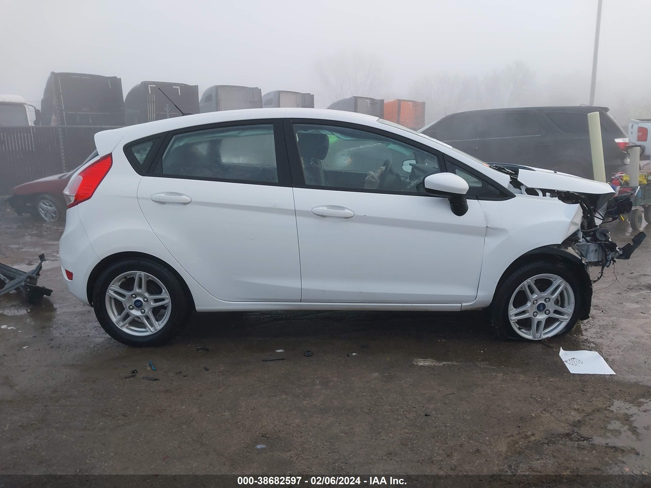 2019 Ford Fiesta Se vin: 3FADP4EJ3KM127305