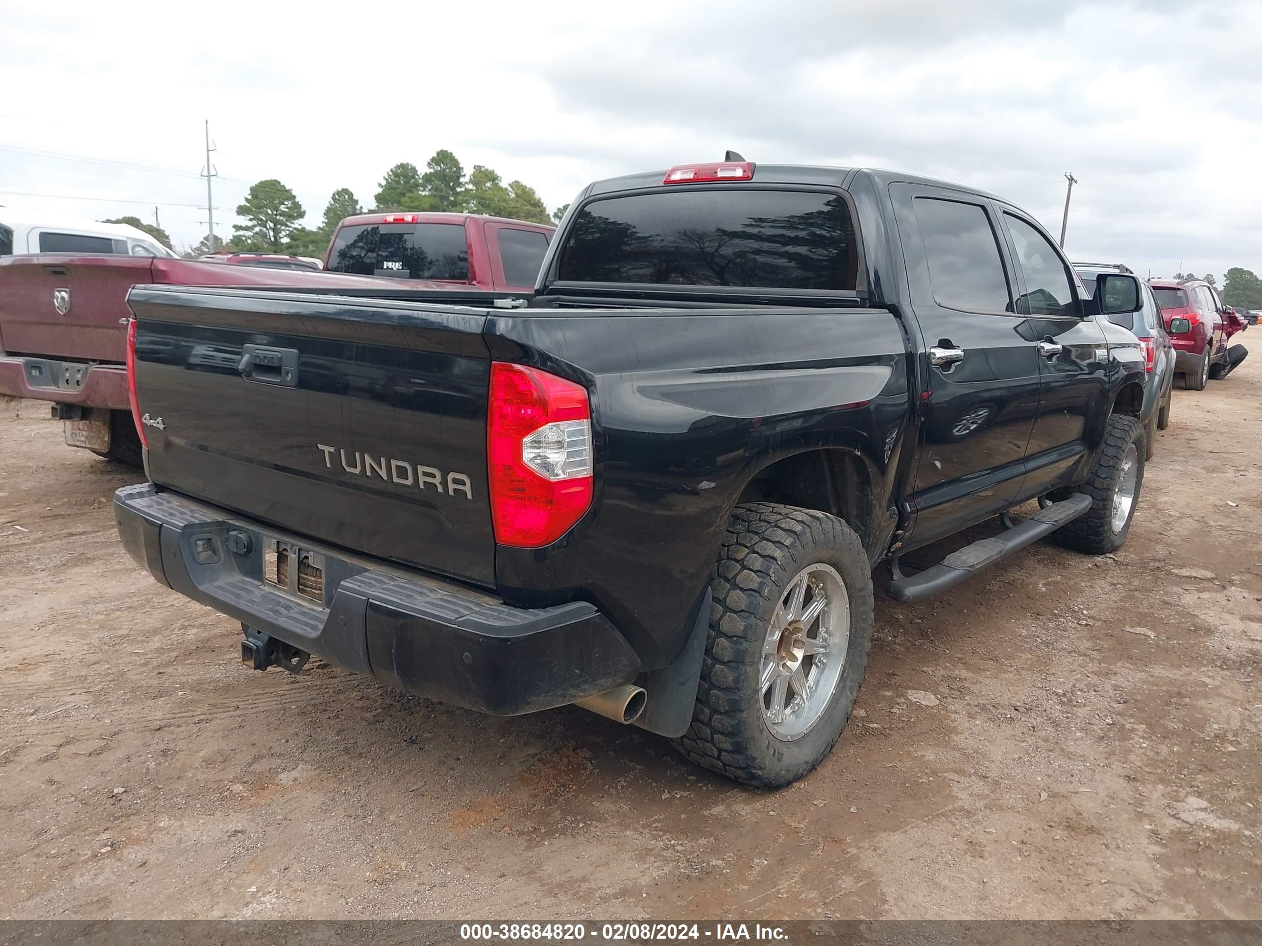 2020 Toyota Tundra Platinum vin: 5TFAY5F17LX937790