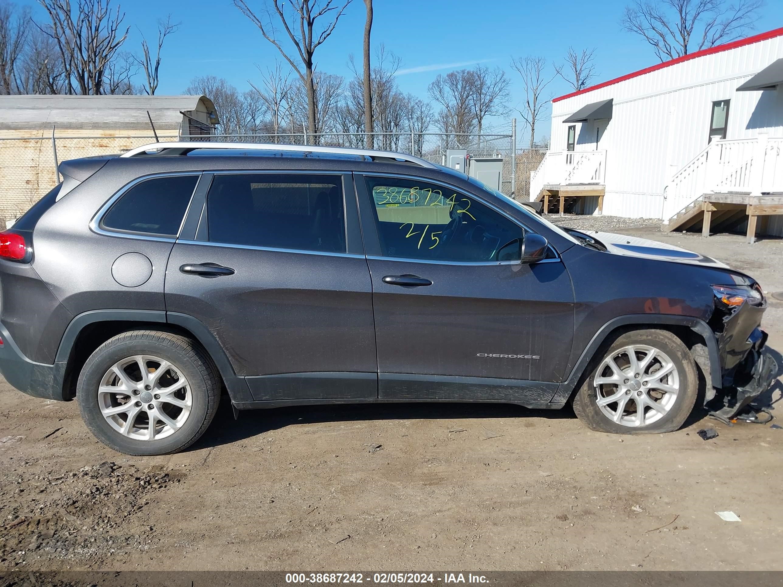 2018 Jeep Cherokee Latitude Plus Fwd vin: 1C4PJLLBXJD604515