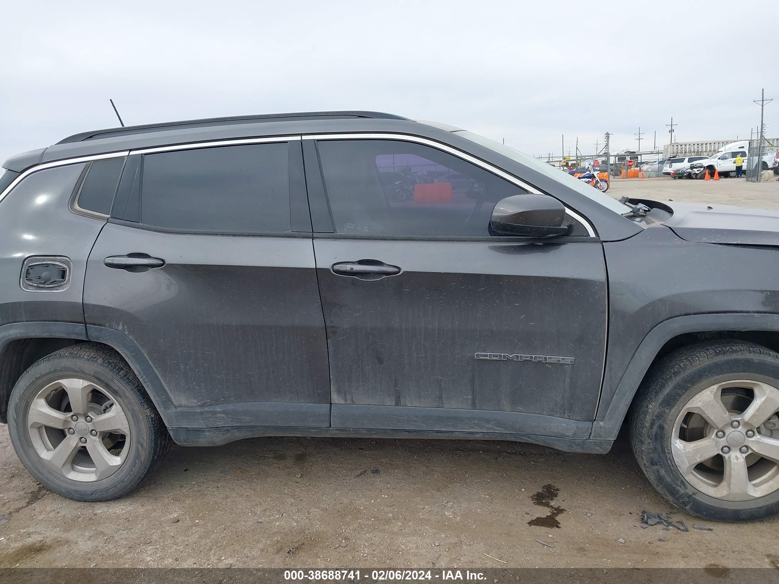 2018 Jeep Compass Latitude Fwd vin: 3C4NJCBB2JT139845