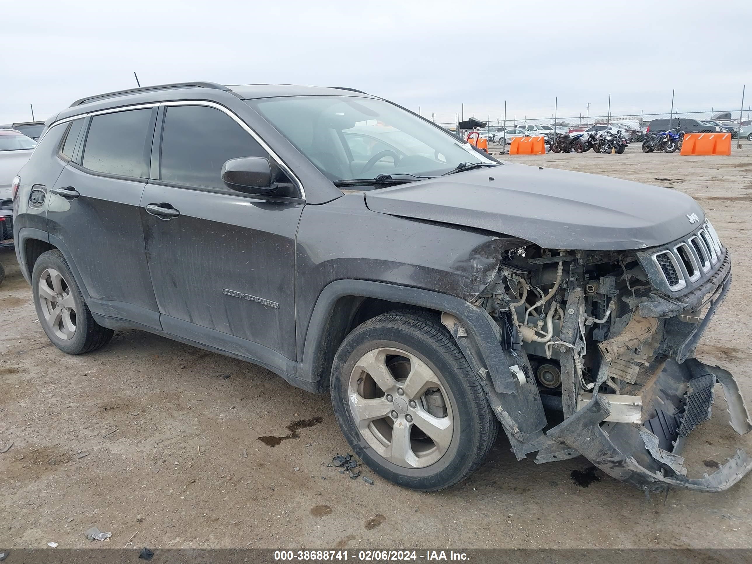 2018 Jeep Compass Latitude Fwd vin: 3C4NJCBB2JT139845