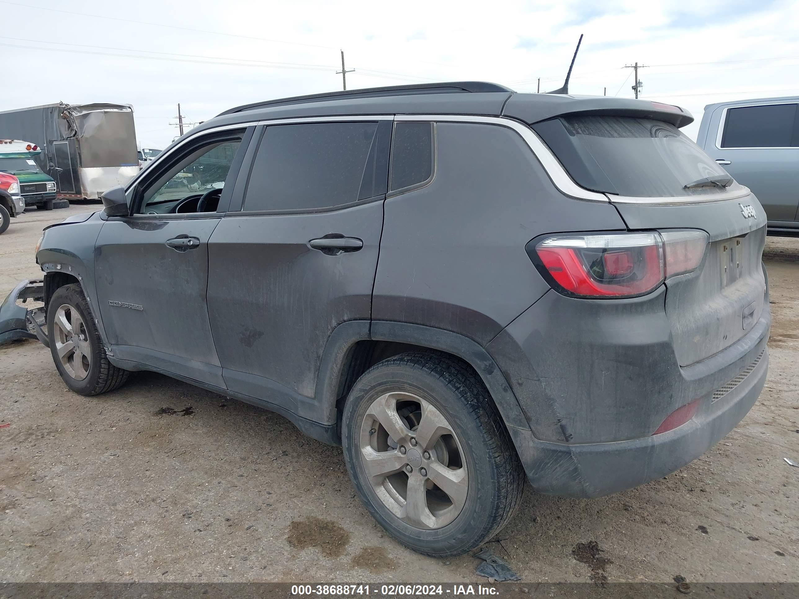 2018 Jeep Compass Latitude Fwd vin: 3C4NJCBB2JT139845