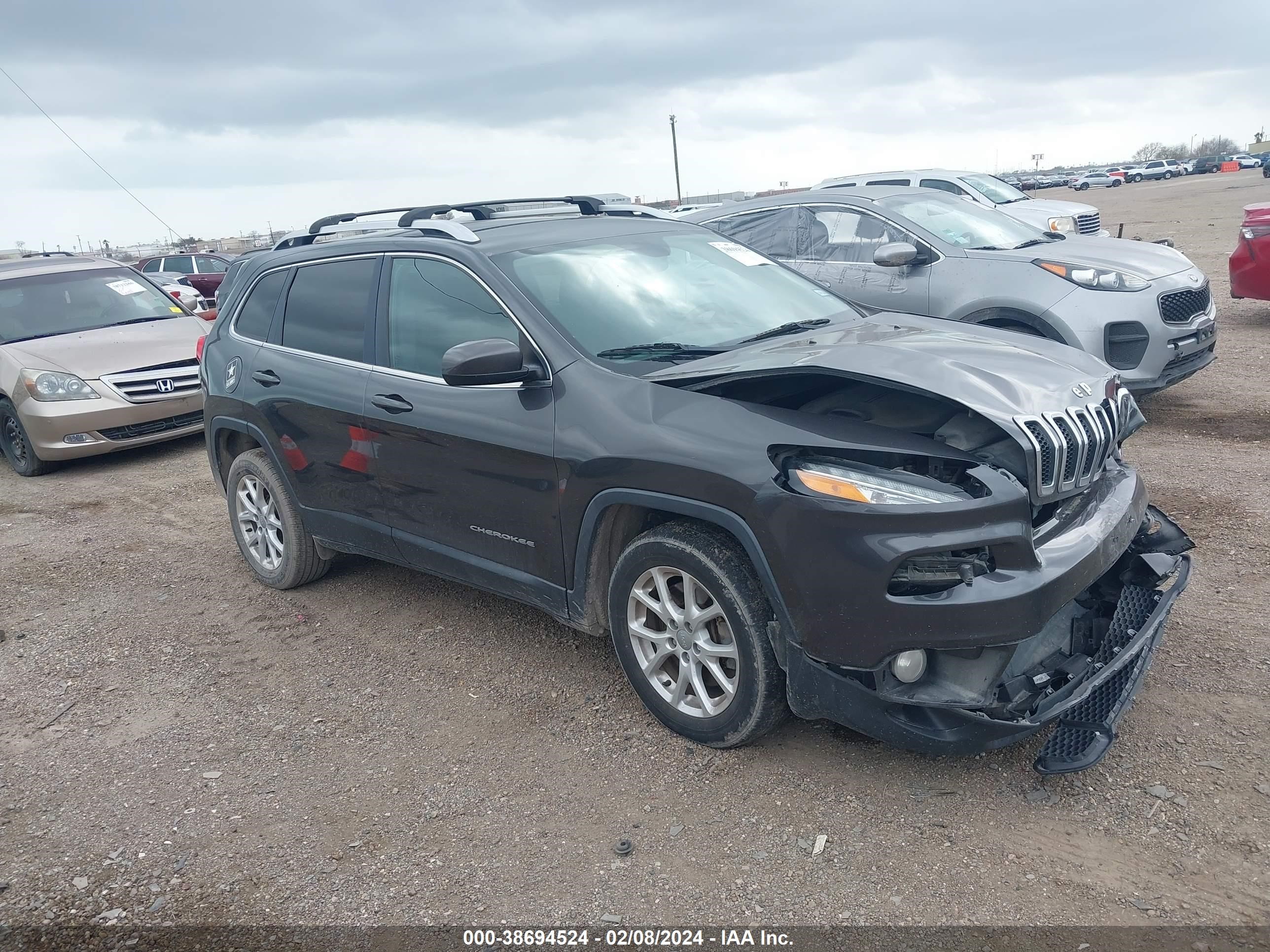 2016 Jeep Cherokee Latitude vin: 1C4PJLCS2GW258568