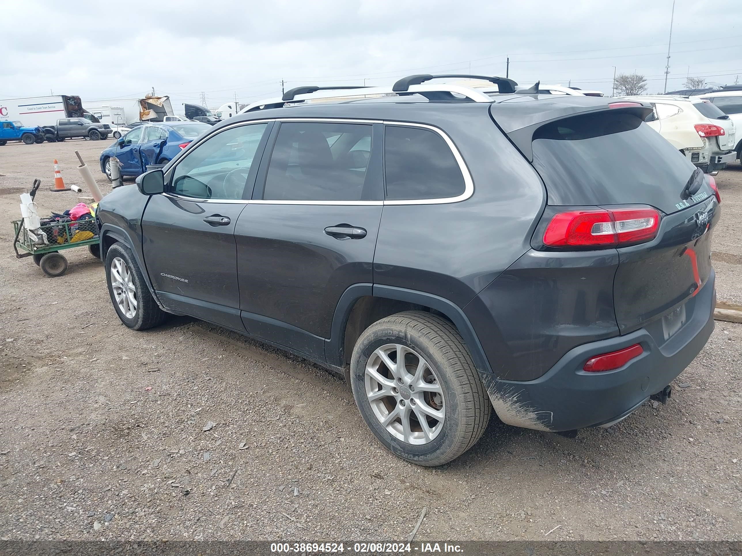 2016 Jeep Cherokee Latitude vin: 1C4PJLCS2GW258568