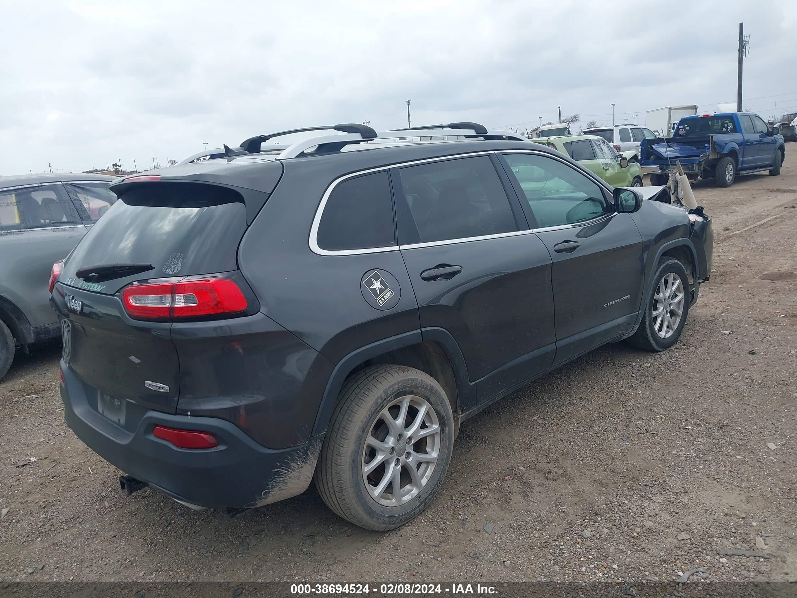 2016 Jeep Cherokee Latitude vin: 1C4PJLCS2GW258568