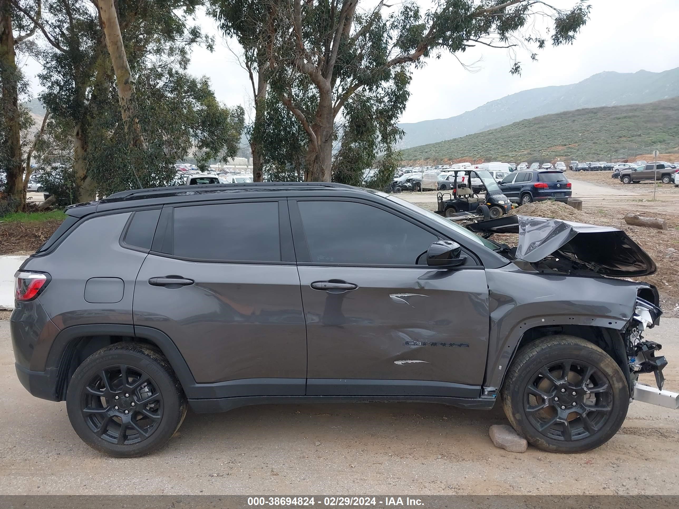 2022 Jeep Compass Altitude Fwd vin: 3C4NJCBB3NT205180