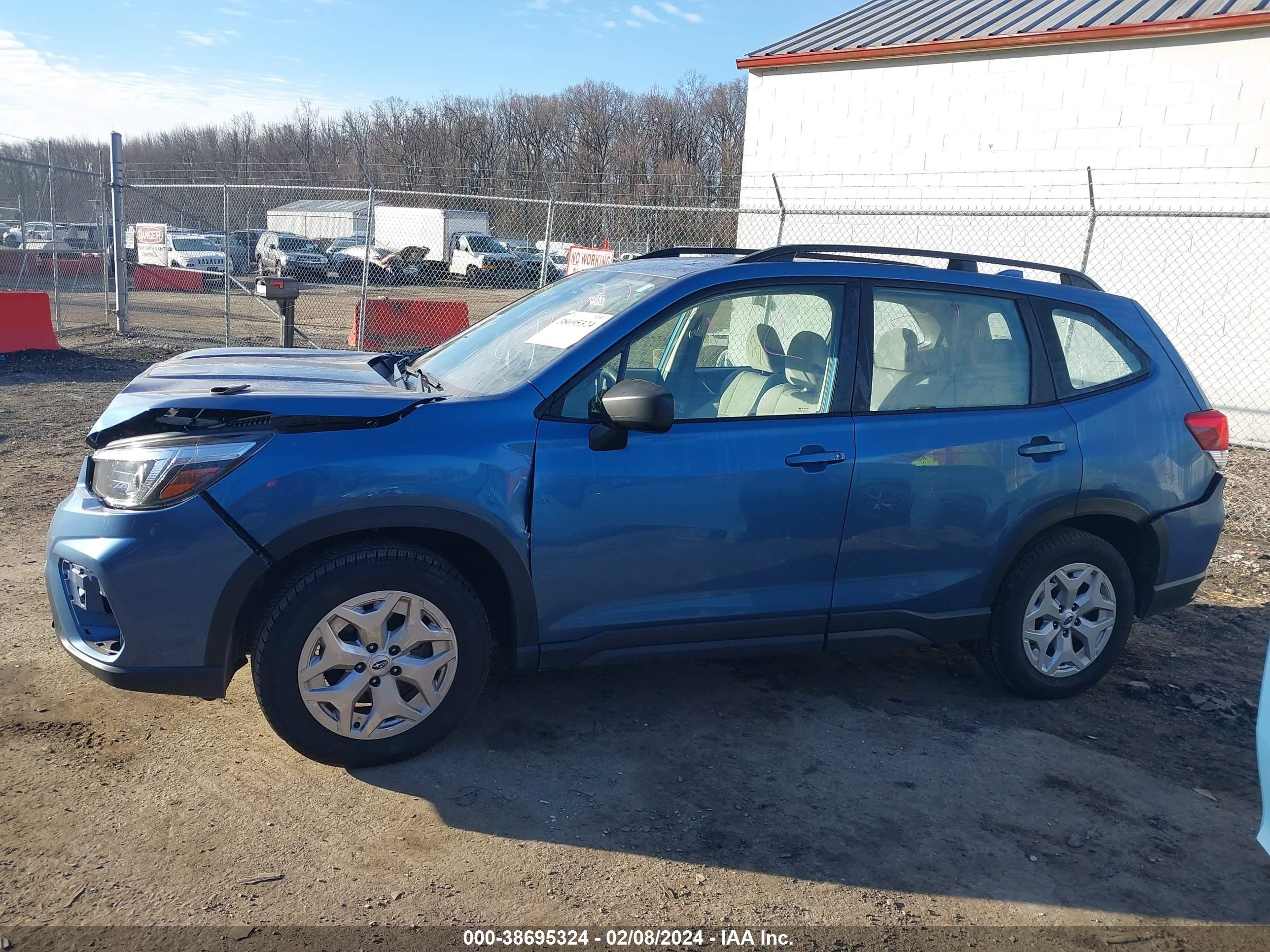 2019 Subaru Forester vin: JF2SKACC9KH456888