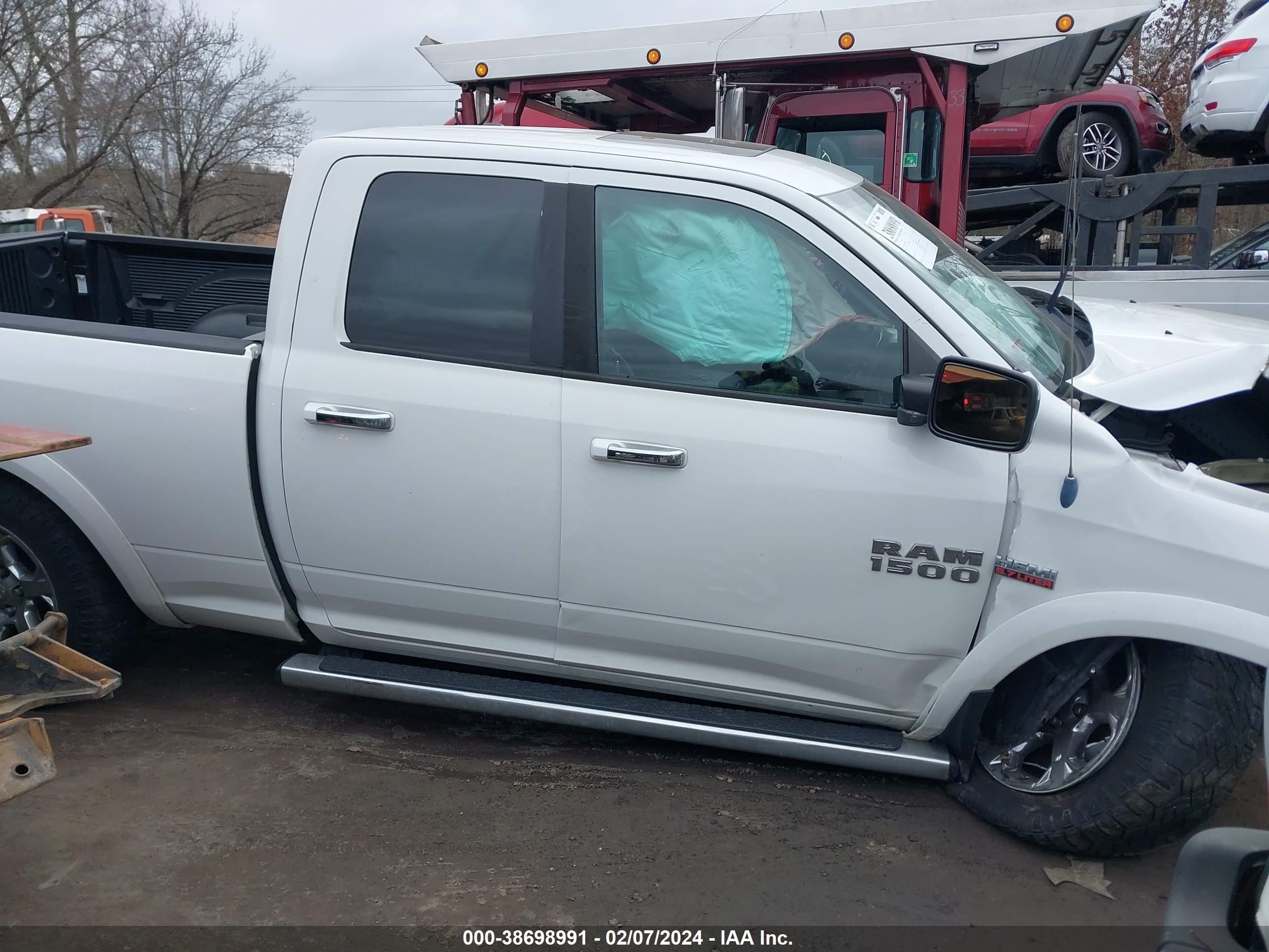 2013 Ram 1500 Laramie vin: 1C6RR7JT4DS581907