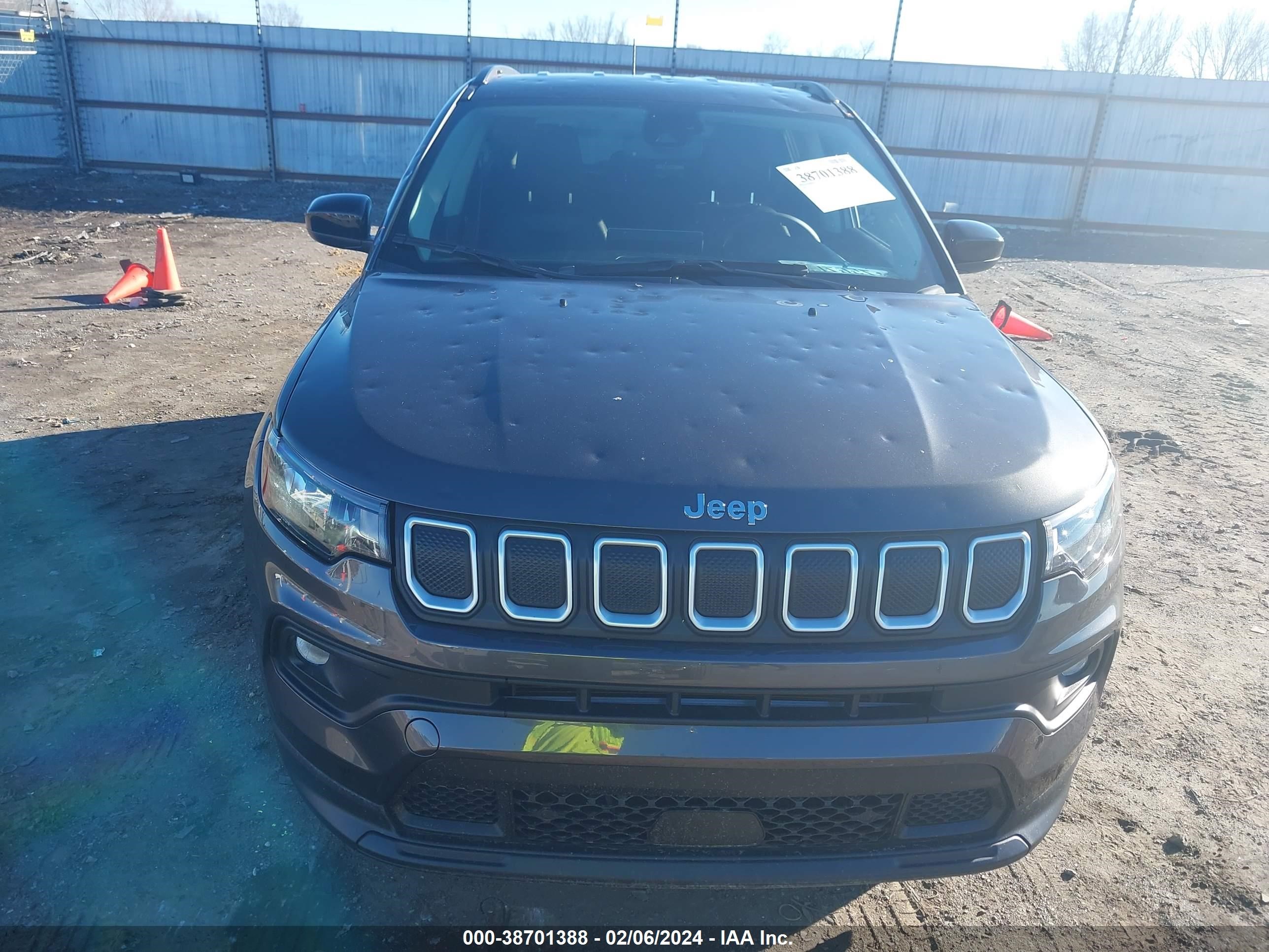 2022 Jeep Compass Latitude Lux 4X4 vin: 3C4NJDFB5NT150215