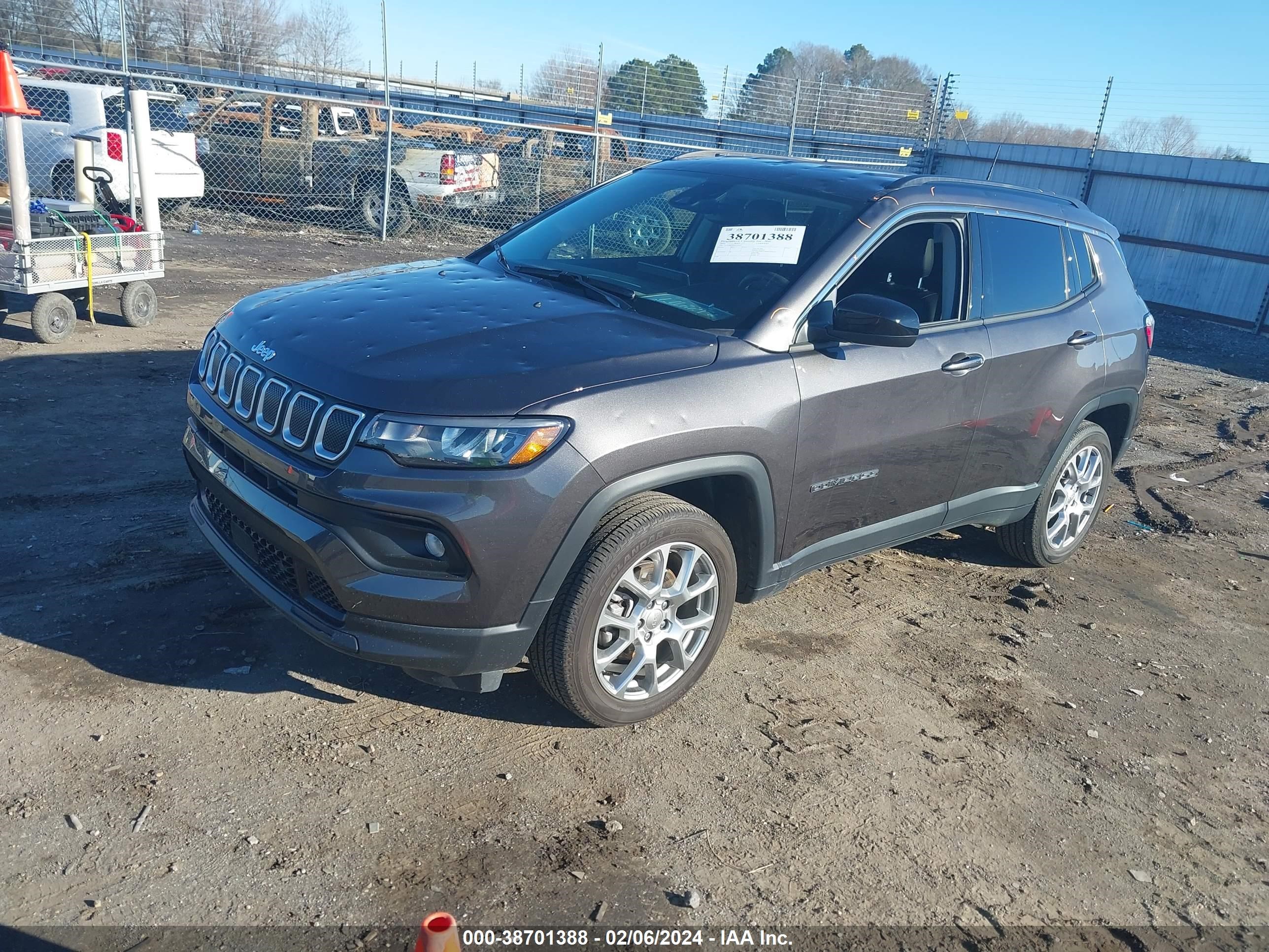 2022 Jeep Compass Latitude Lux 4X4 vin: 3C4NJDFB5NT150215