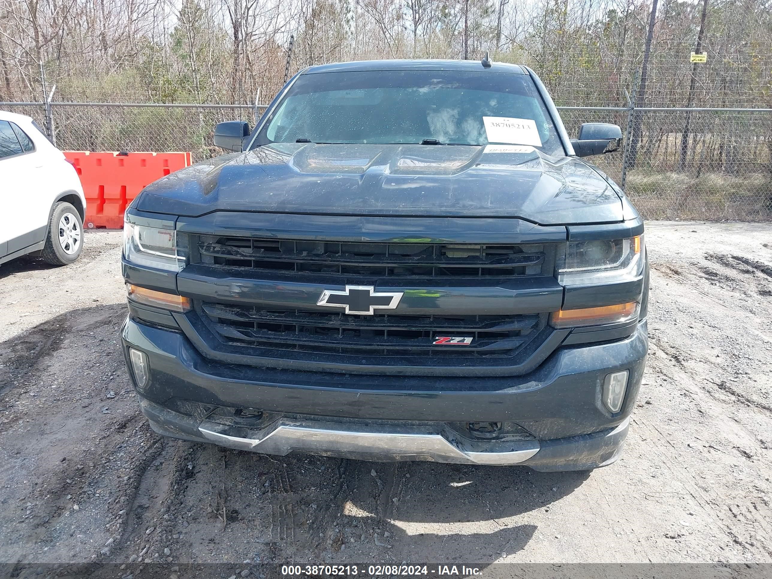 2018 Chevrolet Silverado 1500 2Lt vin: 3GCUKREC3JG393282