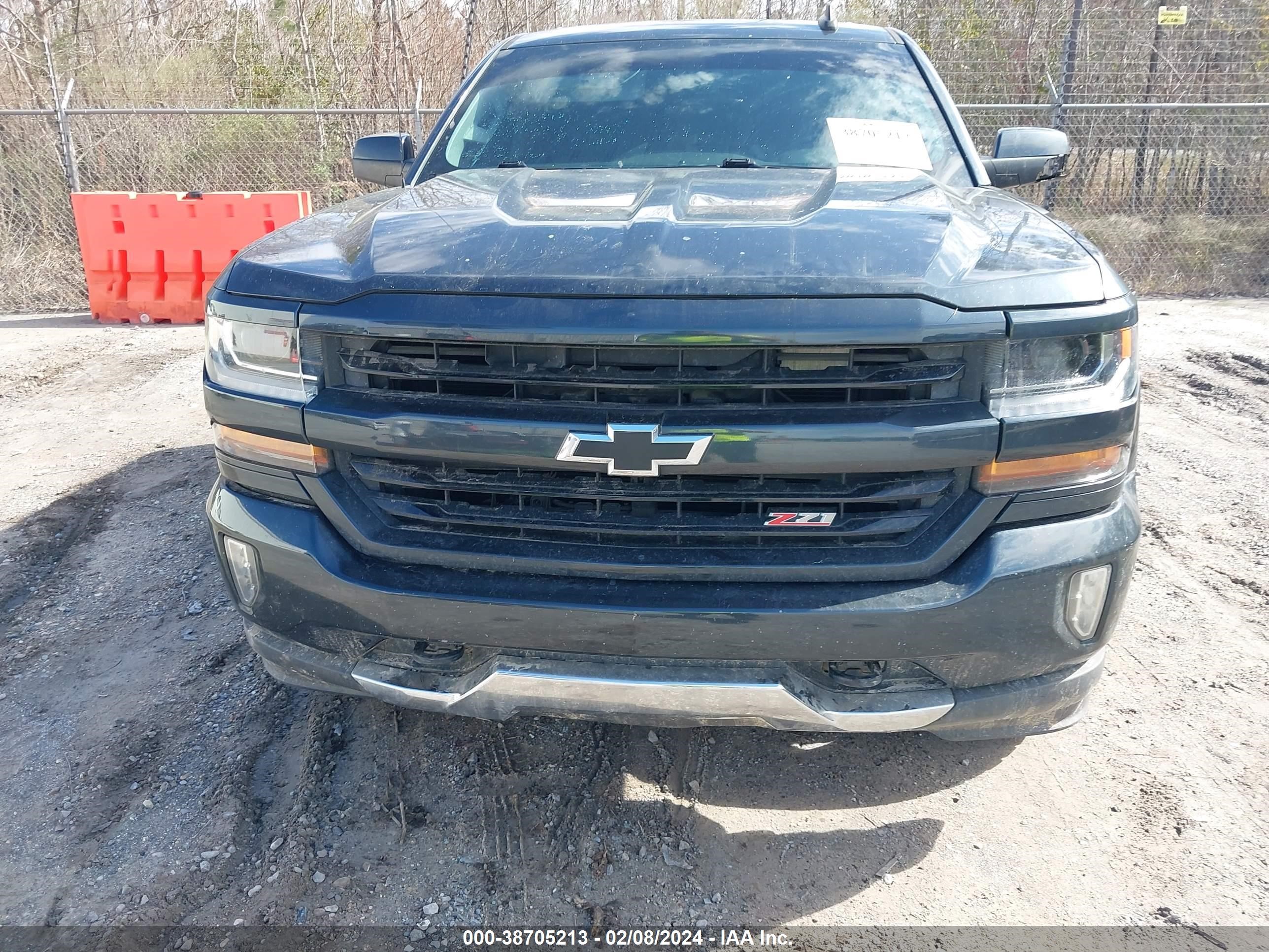 2018 Chevrolet Silverado 1500 2Lt vin: 3GCUKREC3JG393282