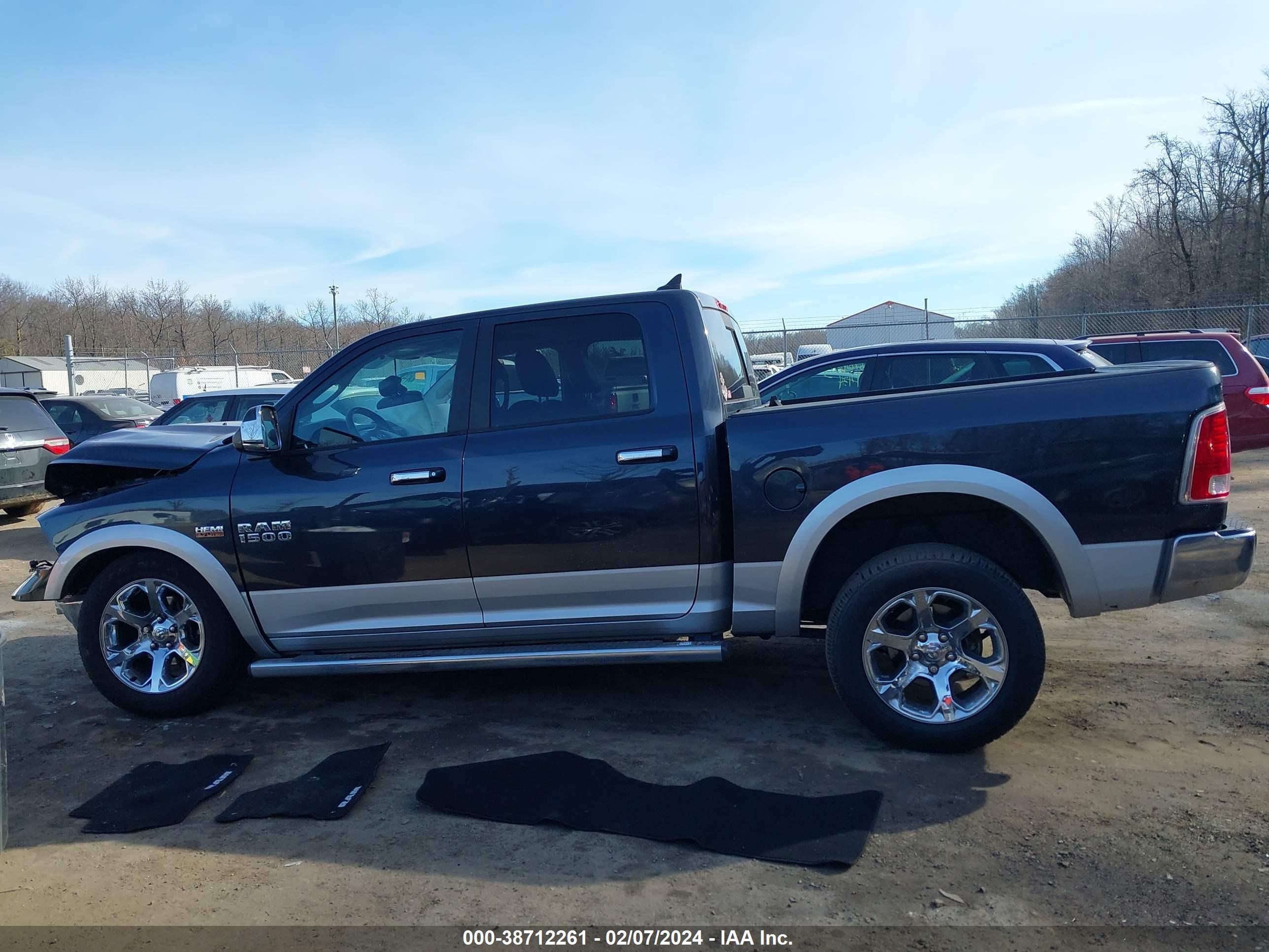 2013 Ram 1500 Laramie vin: 1C6RR7NT5DS661971