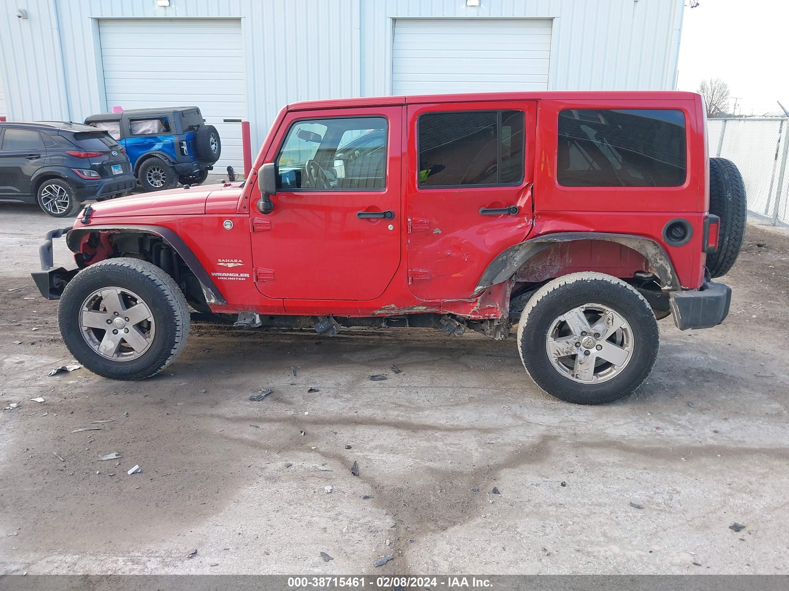 2012 Jeep Wrangler Unlimited Sahara vin: 1C4BJWEG3CL196081