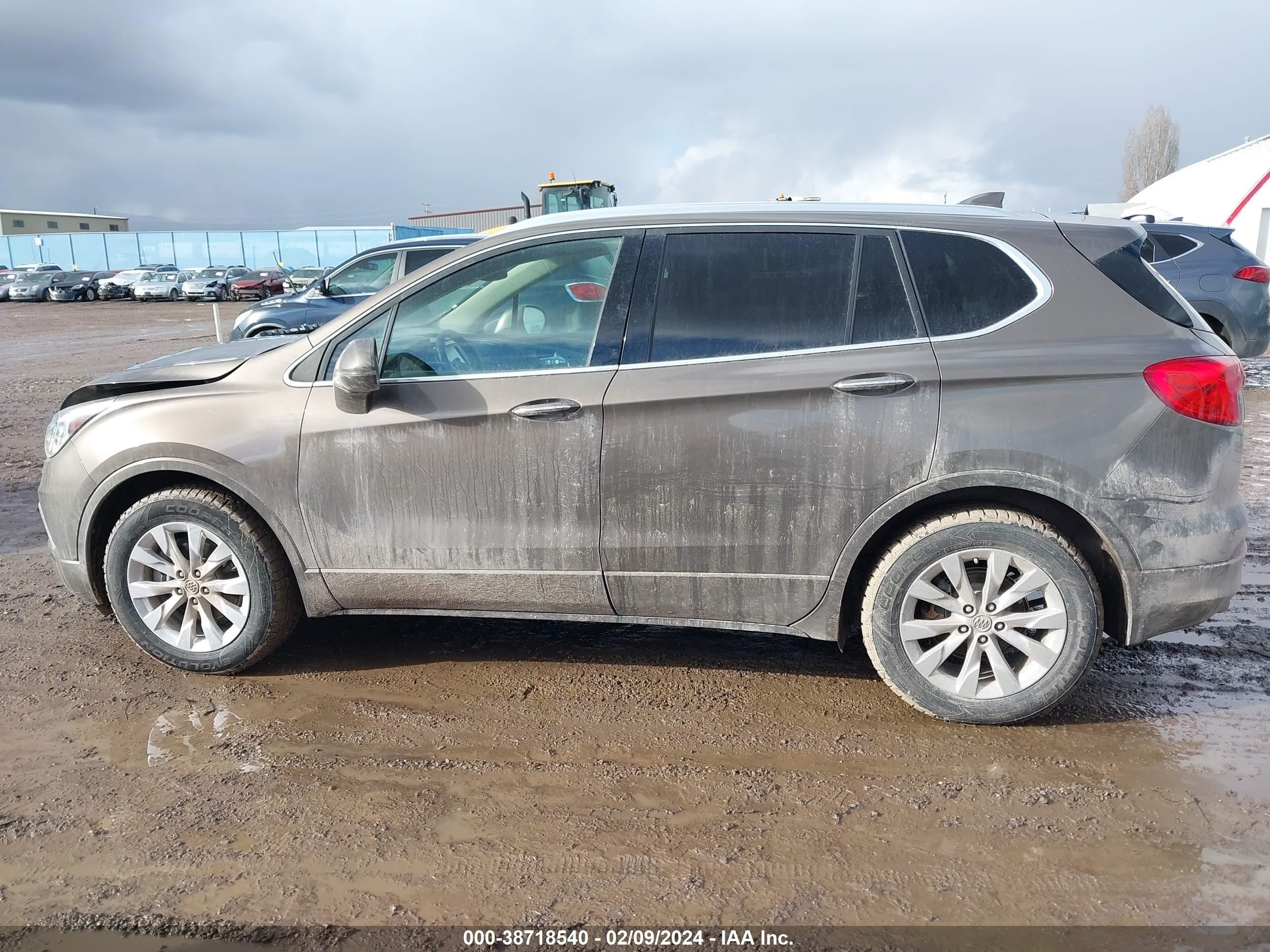 2017 Buick Envision Essence vin: LRBFXDSA0HD043758