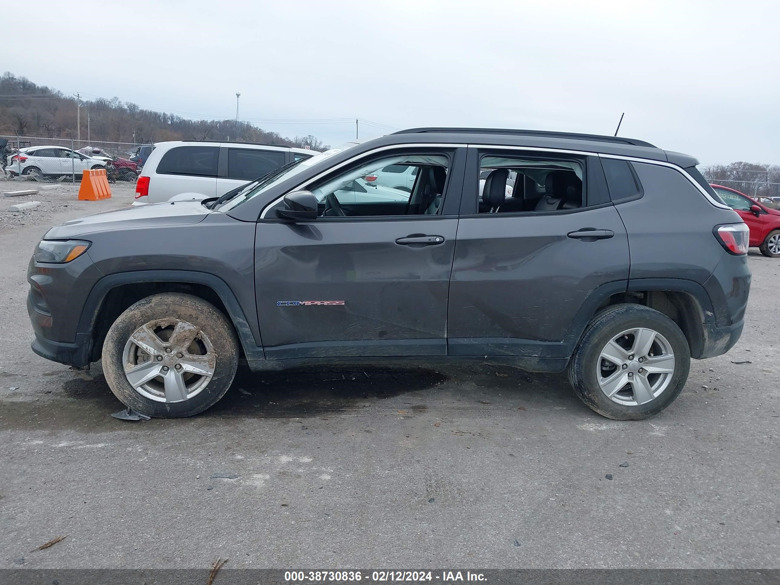 2022 Jeep Compass Latitude 4X4 vin: 3C4NJDBB5NT160006