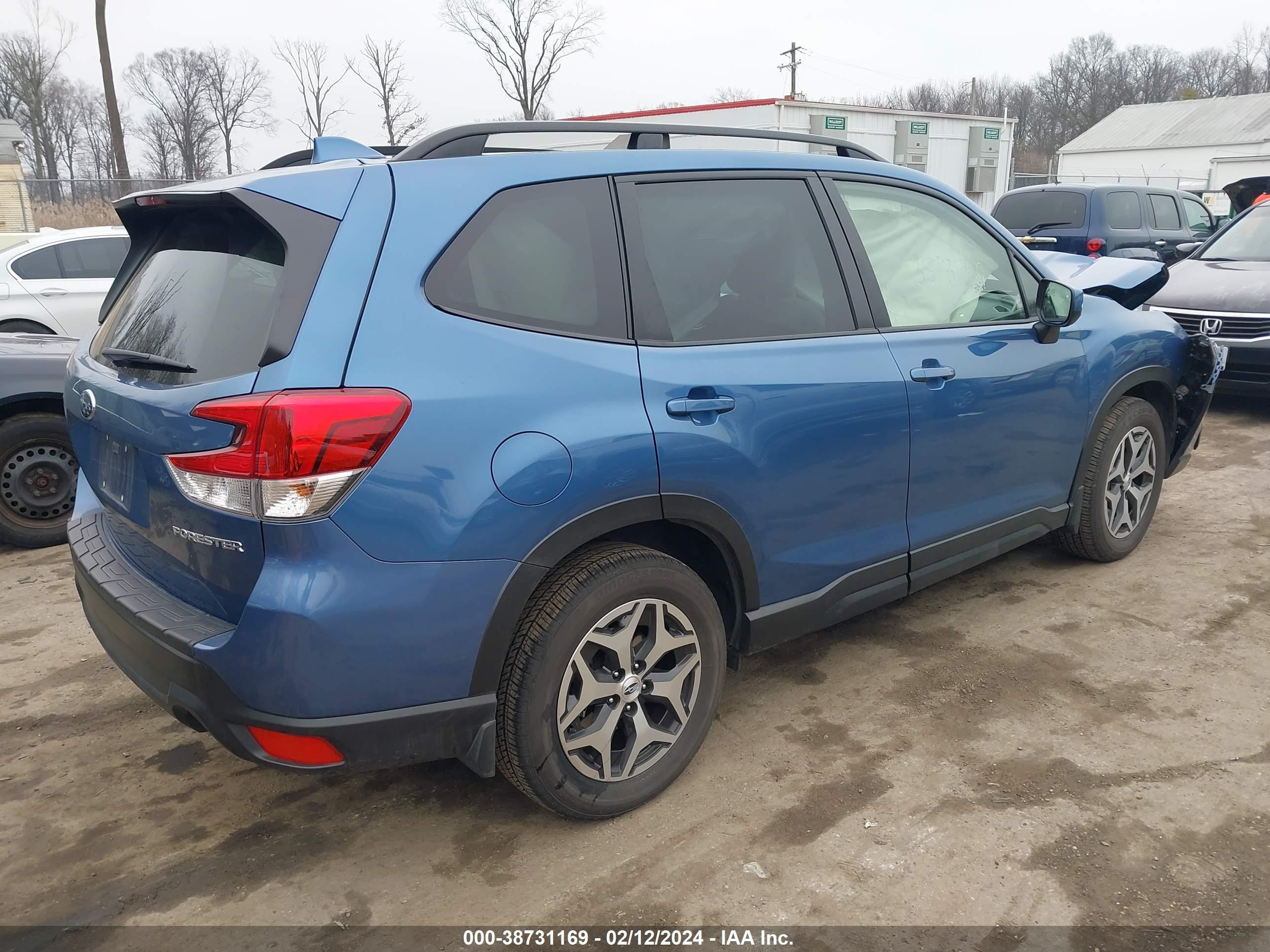 2021 Subaru Forester Premium vin: JF2SKAFCXMH519379