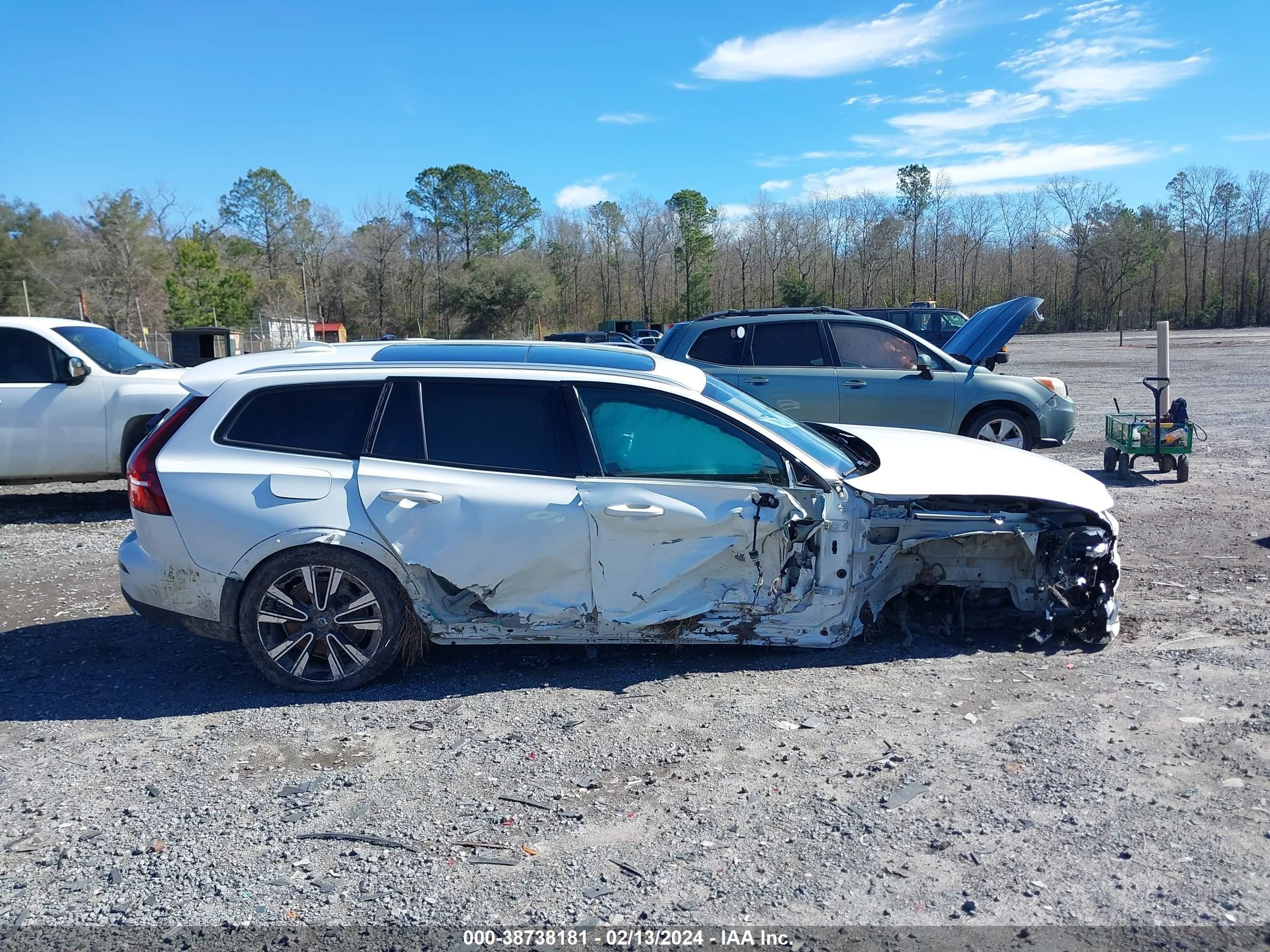 2020 Volvo V60 Cross Country T5 vin: YV4102WK2L1042190