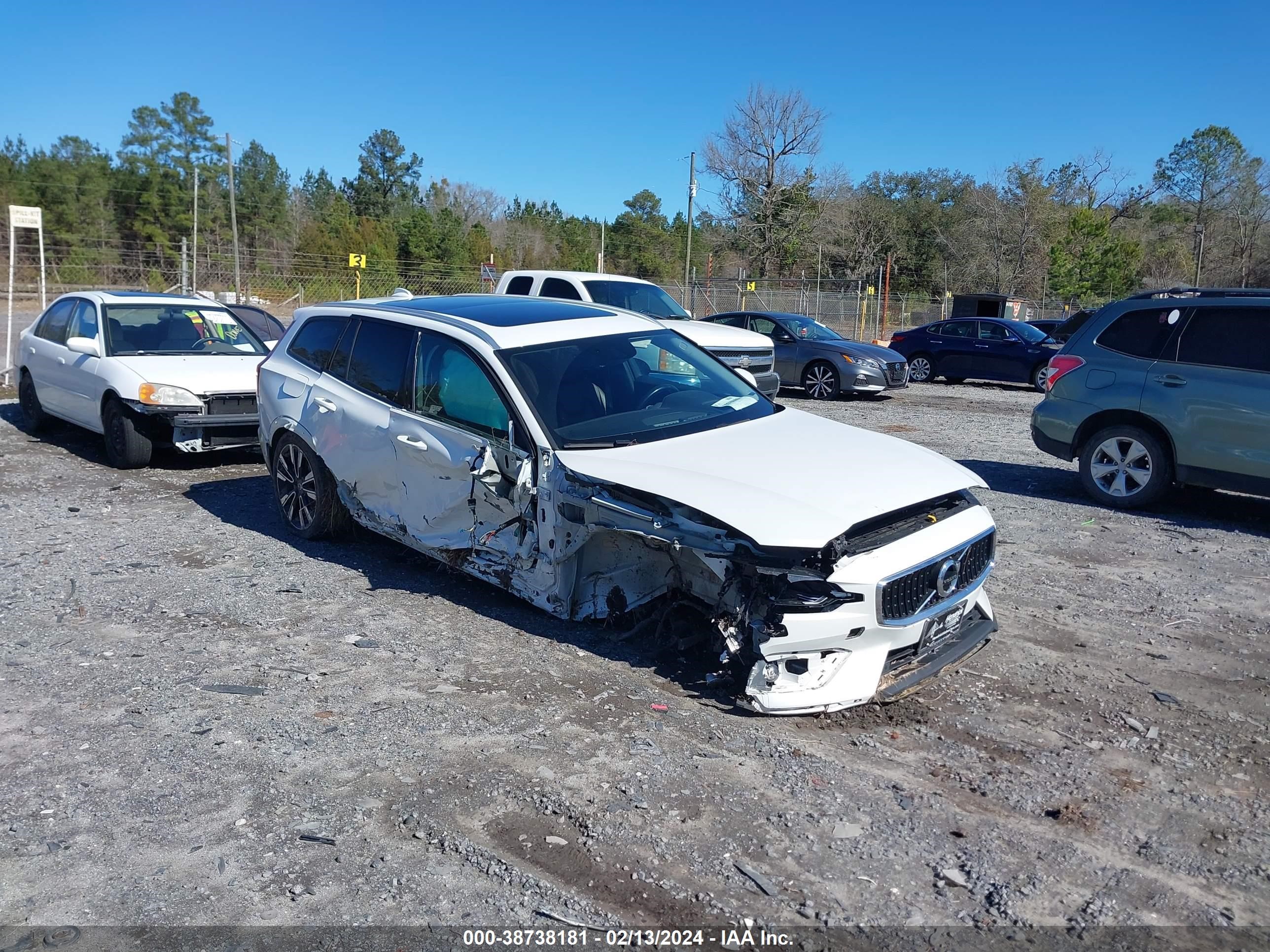 2020 Volvo V60 Cross Country T5 vin: YV4102WK2L1042190