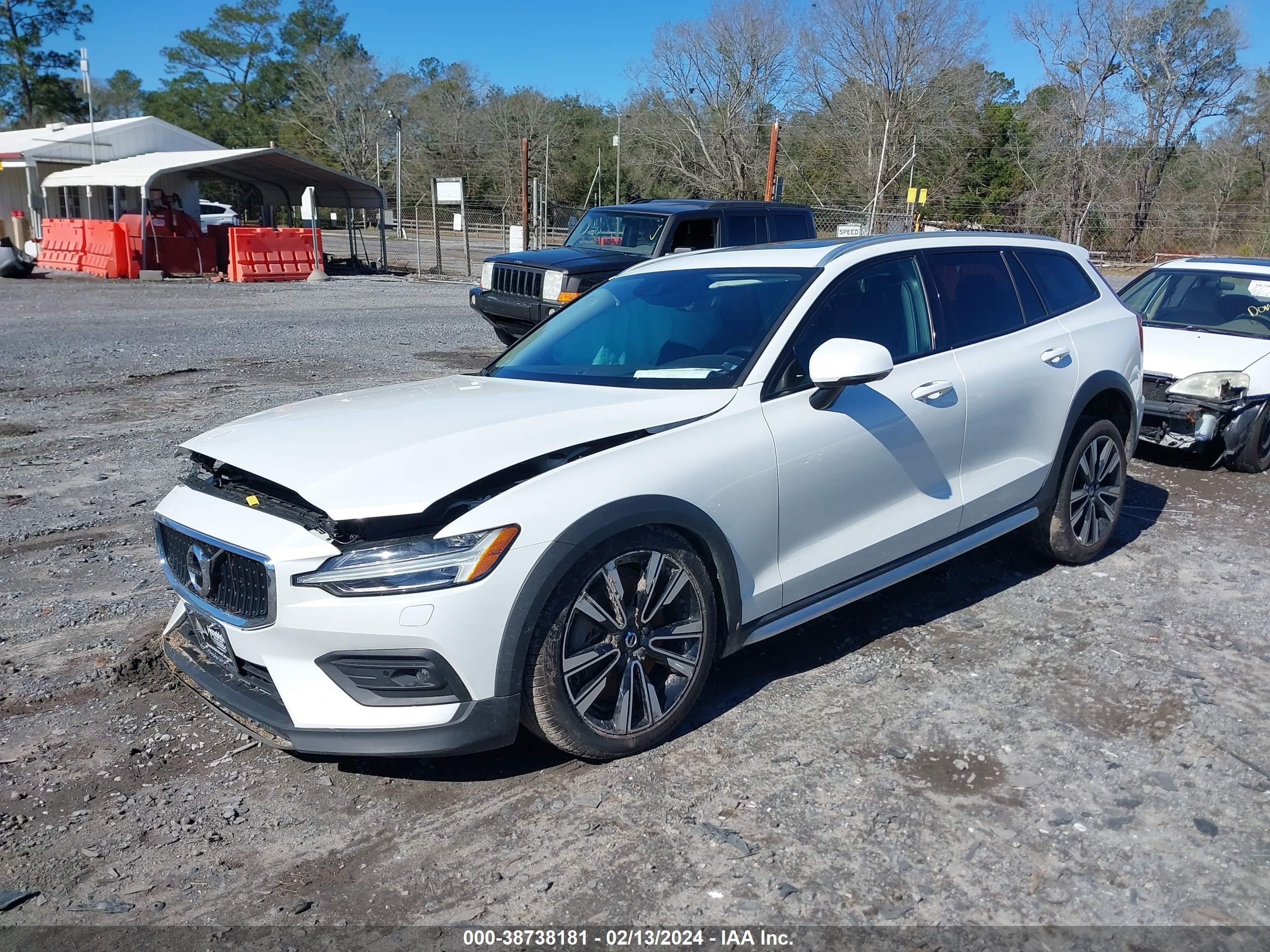 2020 Volvo V60 Cross Country T5 vin: YV4102WK2L1042190