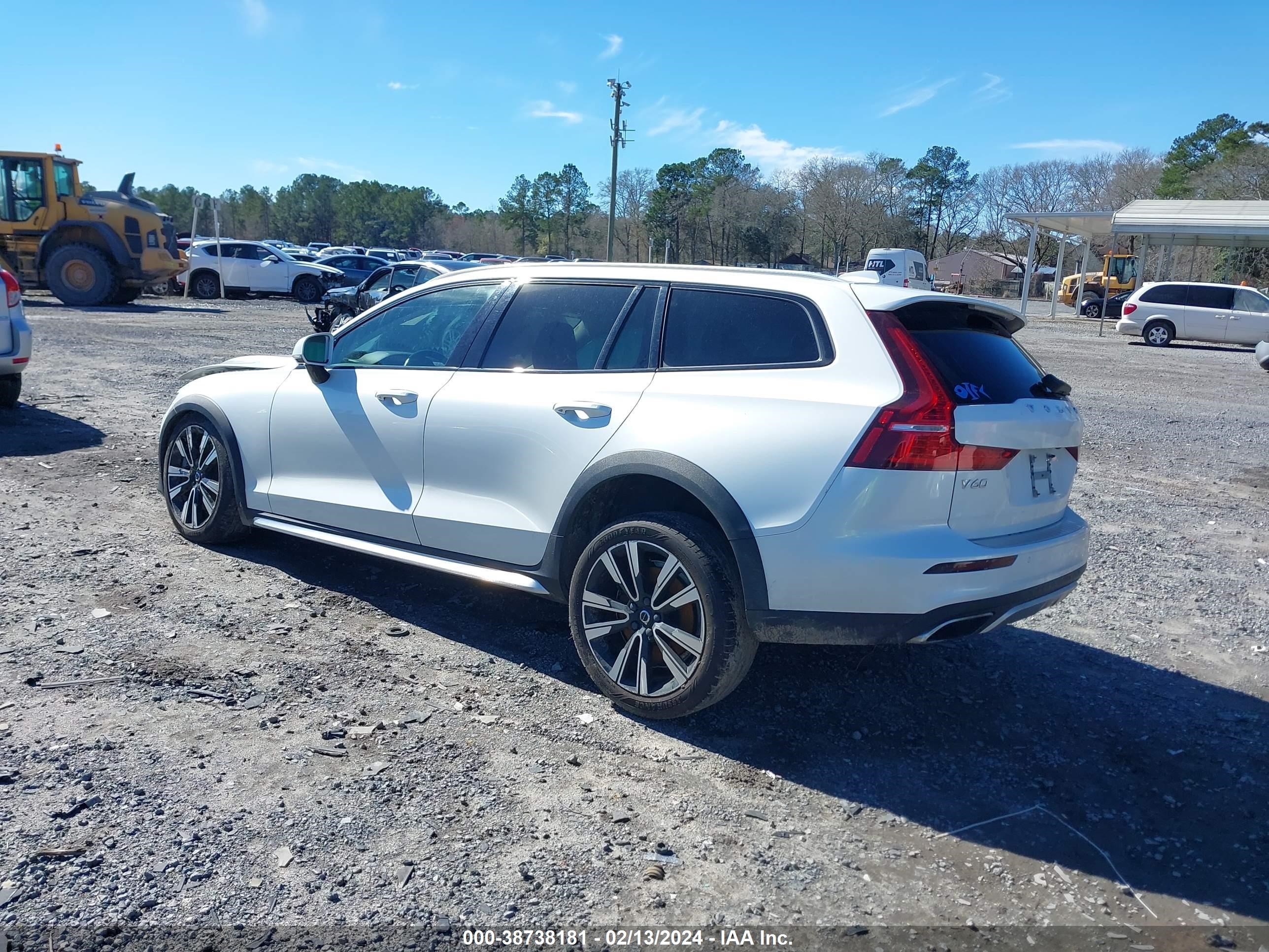 2020 Volvo V60 Cross Country T5 vin: YV4102WK2L1042190