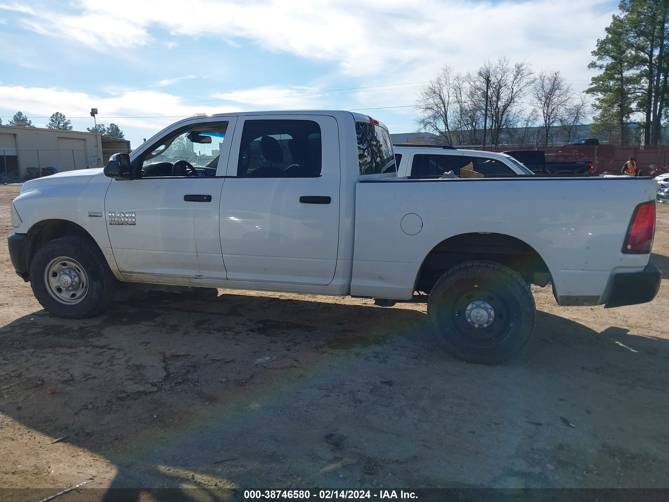 2018 Ram 2500 vin: 3C6UR4CJ4JG306531