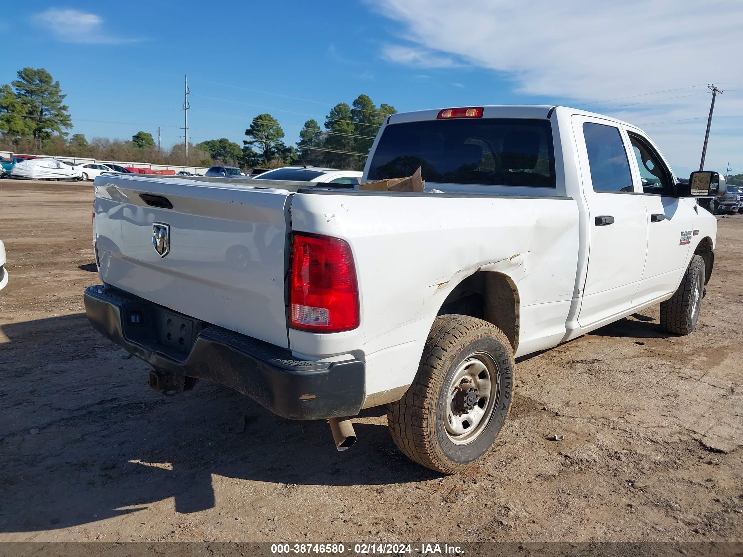 2018 Ram 2500 vin: 3C6UR4CJ4JG306531